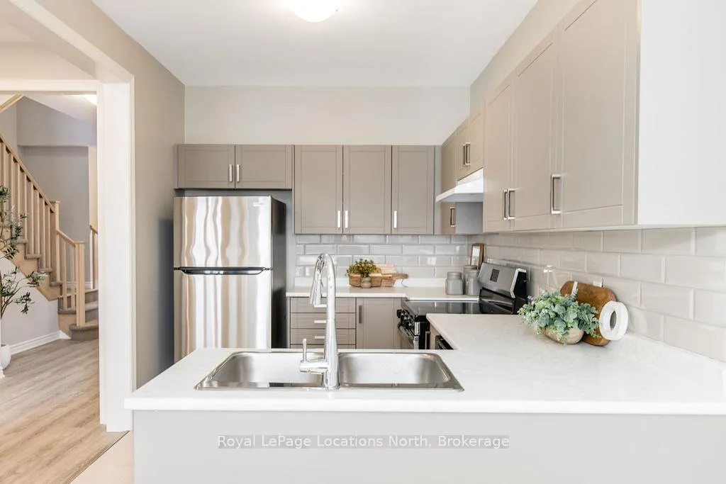 Photo 17 of 276 Springfield Crescent, Clearview, Stayner — HOMEH