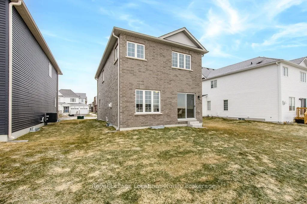 Photo 43 of 276 Springfield Crescent, Clearview, Stayner — HOMEH