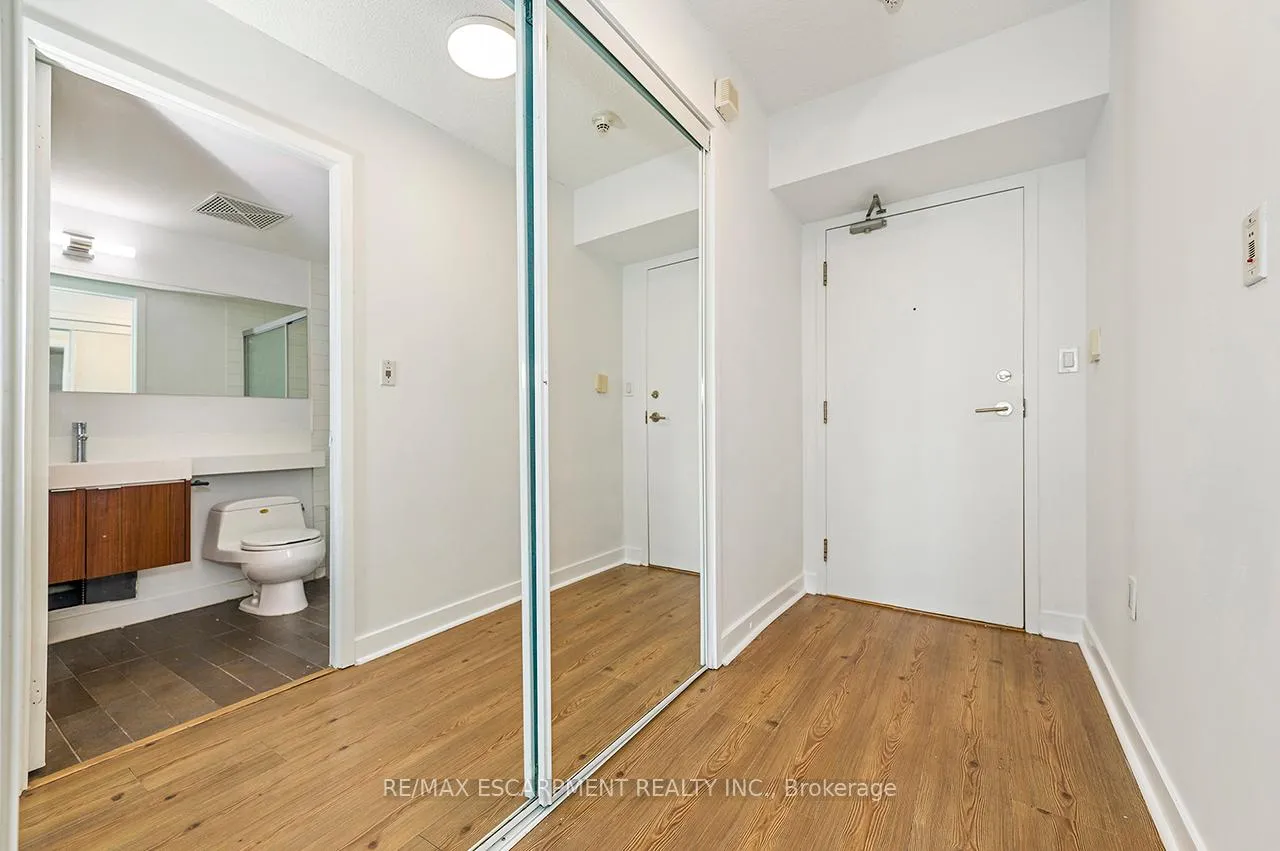 Photo 4 of Unit 2501, 25 Telegram Mews, Toronto, Waterfront Communities — HOMEH