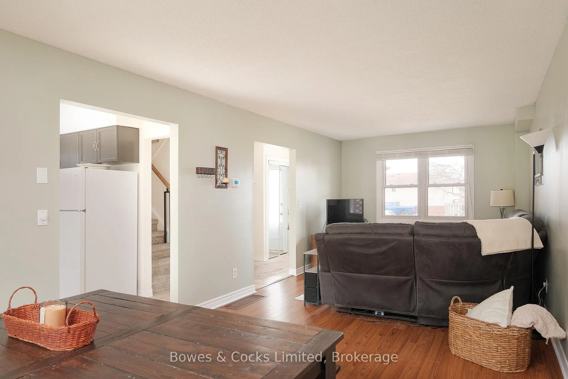 Photo 5 of 138 Seneca Avenue, Oshawa, Samac — HOMEH