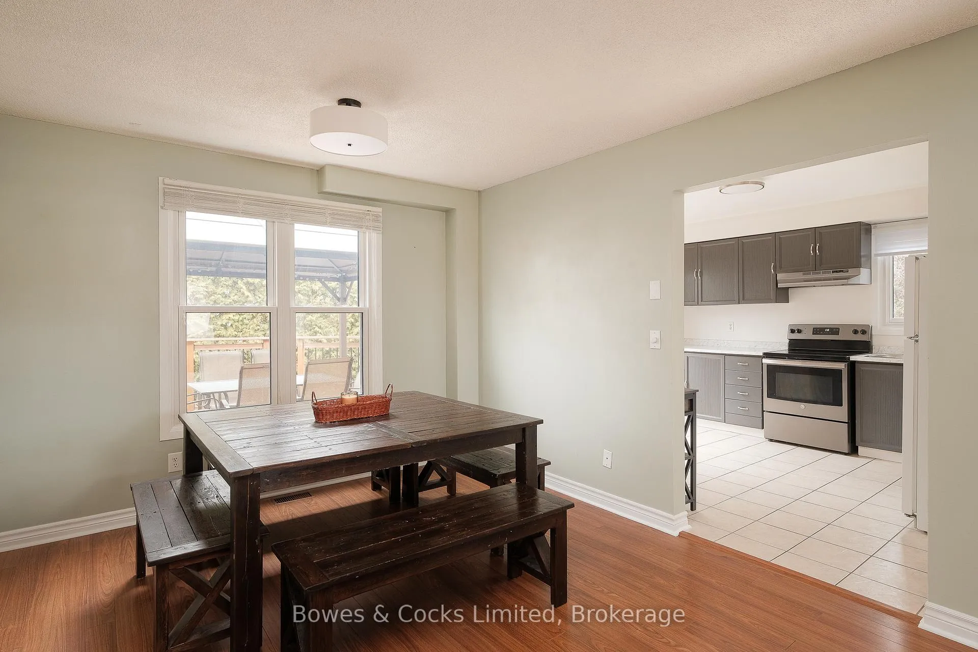 Photo 8 of 138 Seneca Avenue, Oshawa, Samac — HOMEH