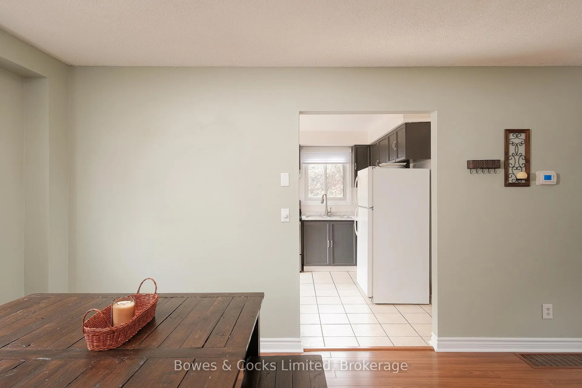 Photo 9 of 138 Seneca Avenue, Oshawa, Samac — HOMEH