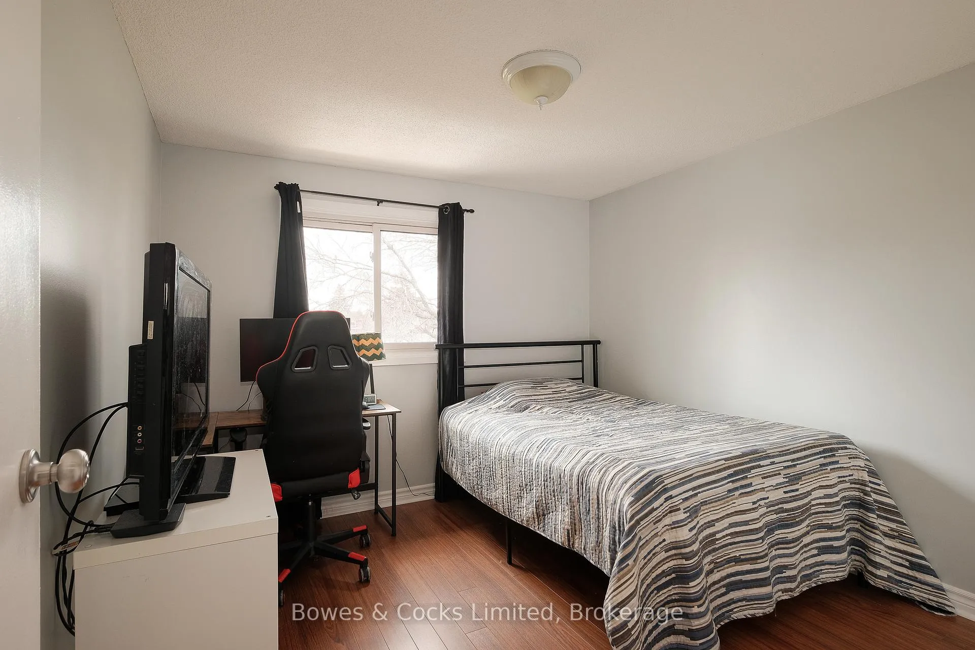 Photo 17 of 138 Seneca Avenue, Oshawa, Samac — HOMEH