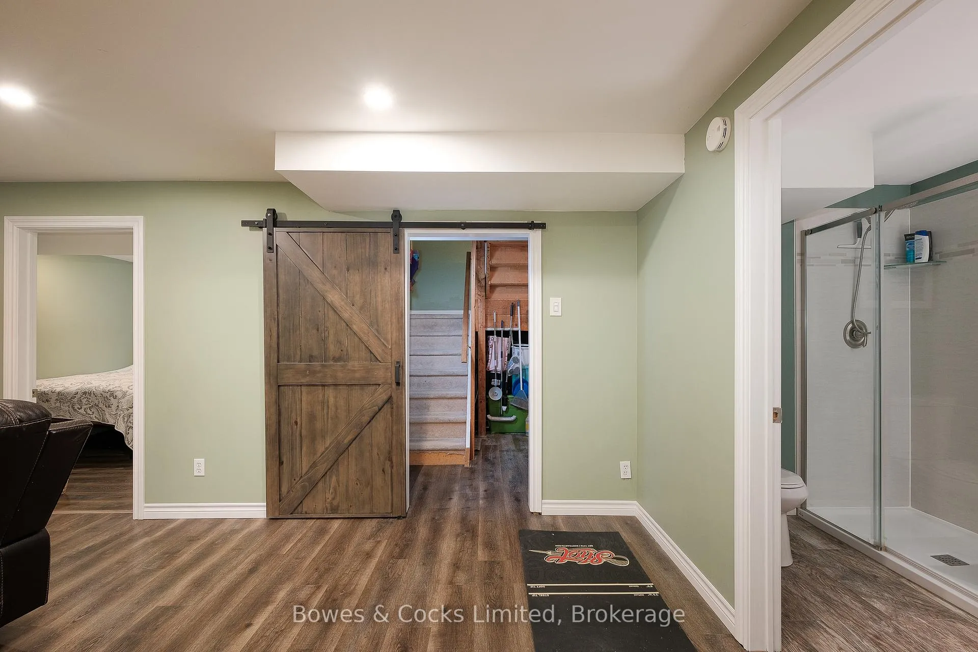 Photo 23 of 138 Seneca Avenue, Oshawa, Samac — HOMEH