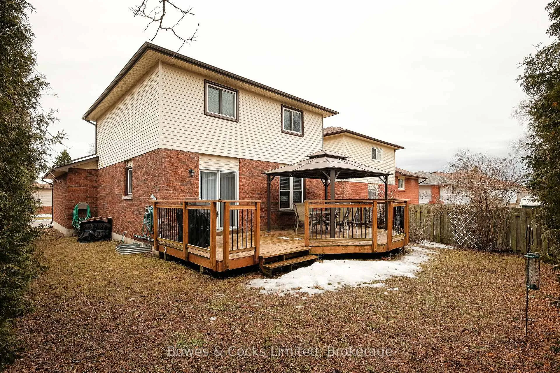 Photo 31 of 138 Seneca Avenue, Oshawa, Samac — HOMEH