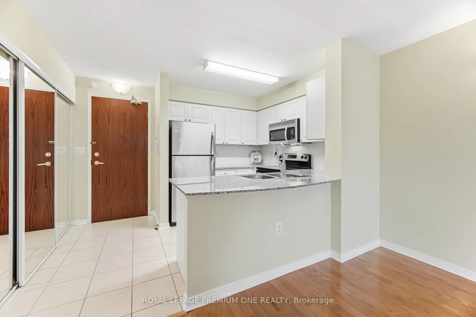 Photo 4 of Unit 108, 55 Via Rosedale, Brampton, Sandringham-Wellington — HOMEH