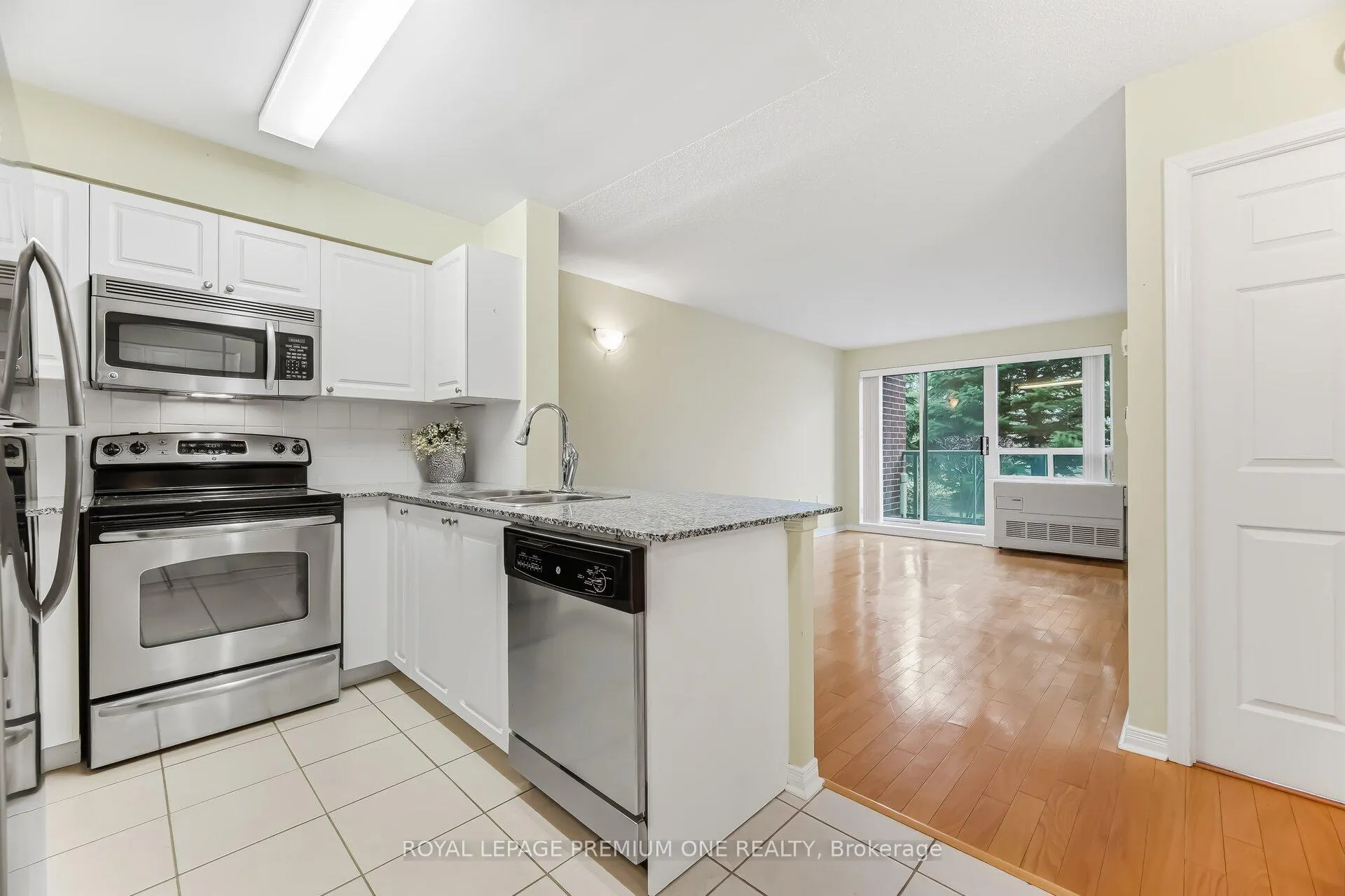 Photo 7 of Unit 108, 55 Via Rosedale, Brampton, Sandringham-Wellington — HOMEH