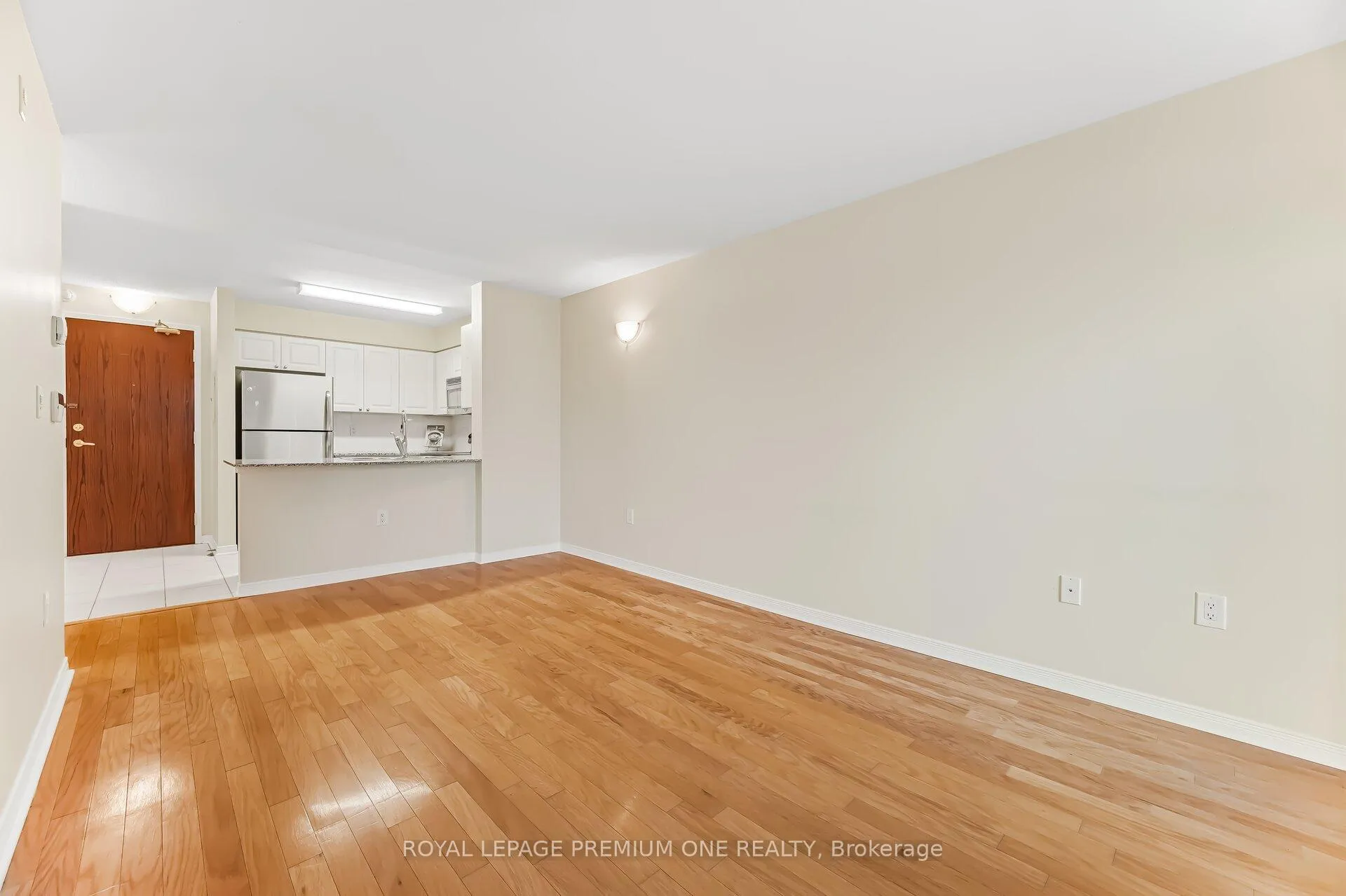 Photo 11 of Unit 108, 55 Via Rosedale, Brampton, Sandringham-Wellington — HOMEH
