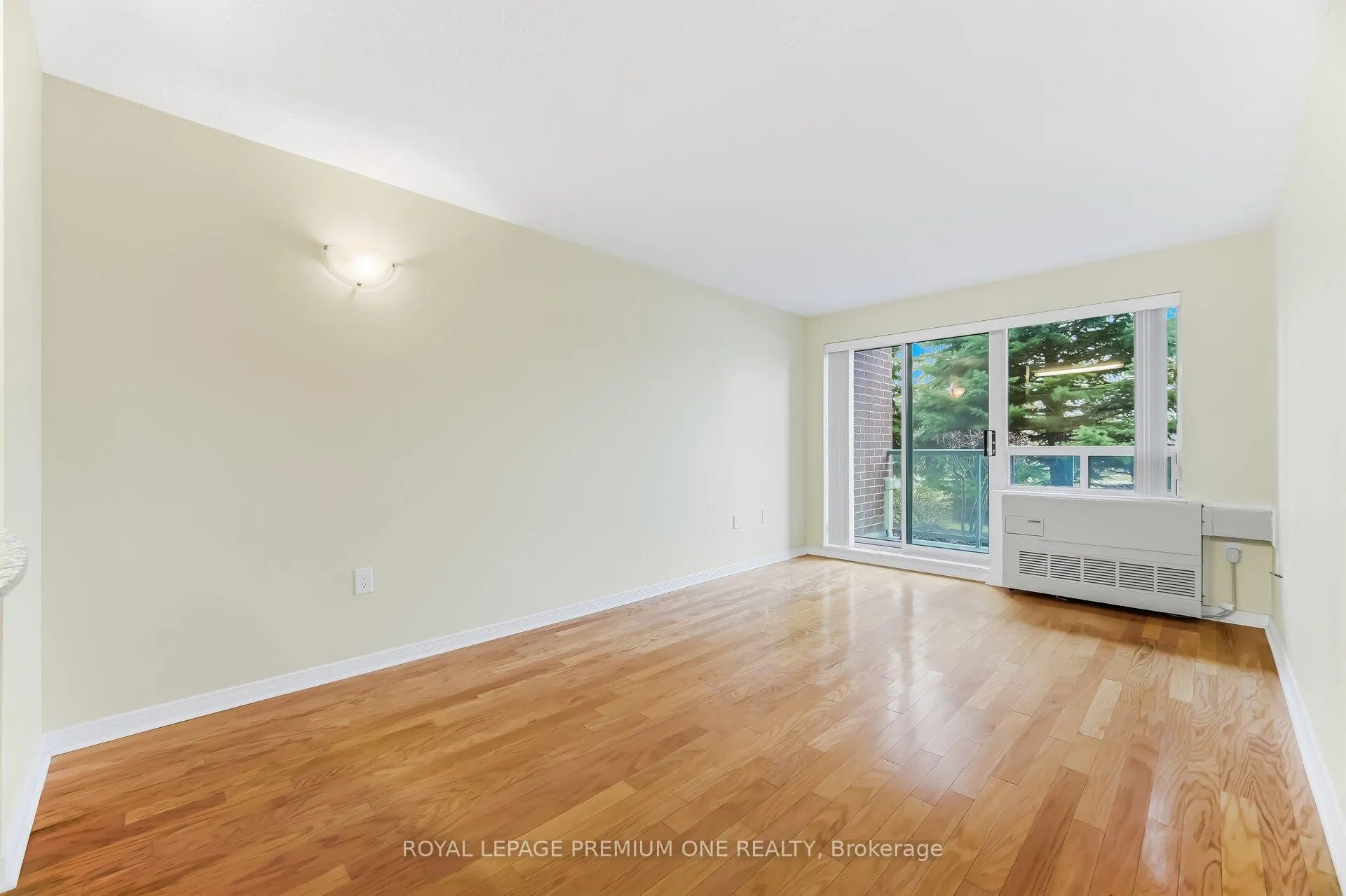 Photo 12 of Unit 108, 55 Via Rosedale, Brampton, Sandringham-Wellington — HOMEH