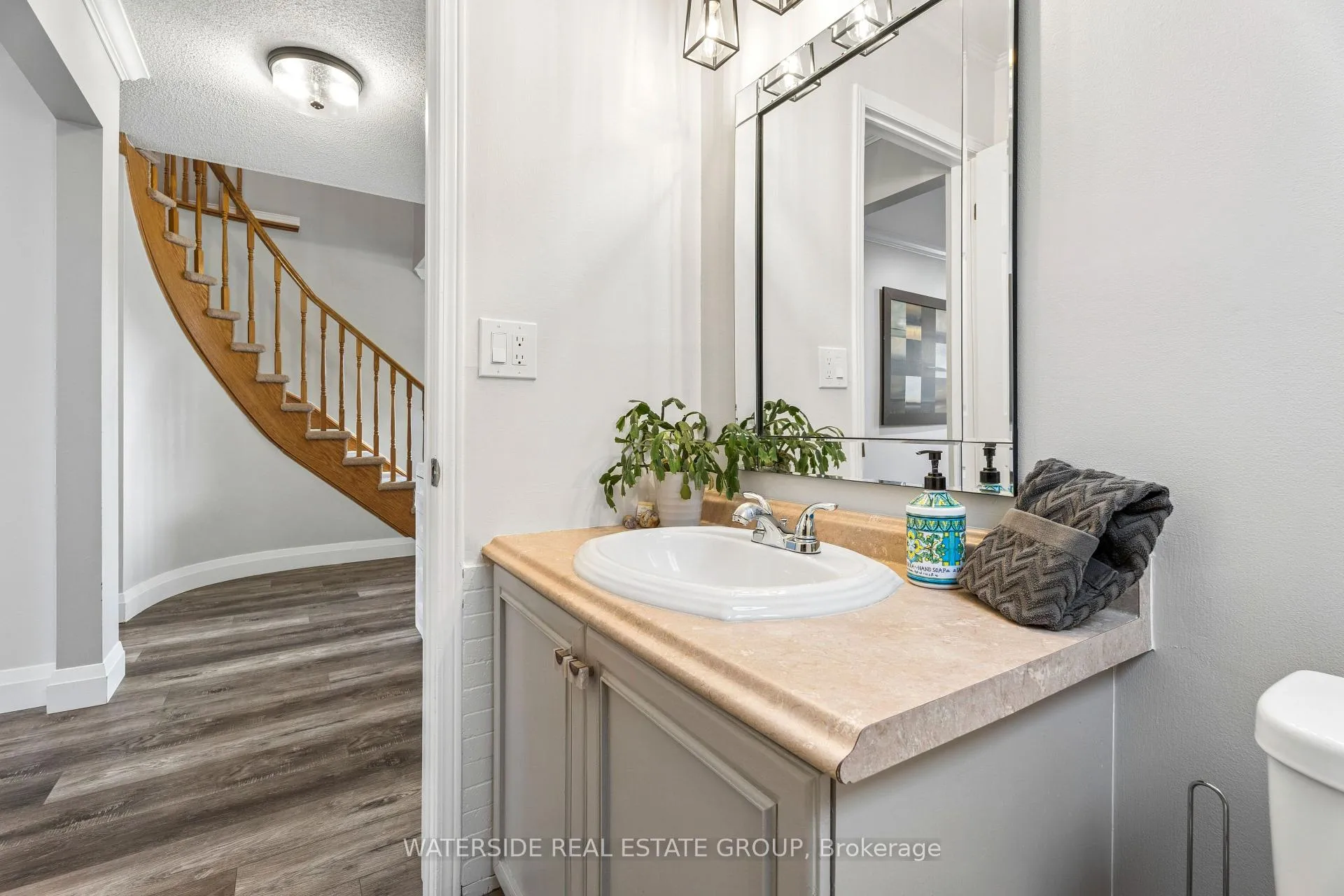 Photo 19 of 18 Marisa Court, Hamilton, Crerar — HOMEH