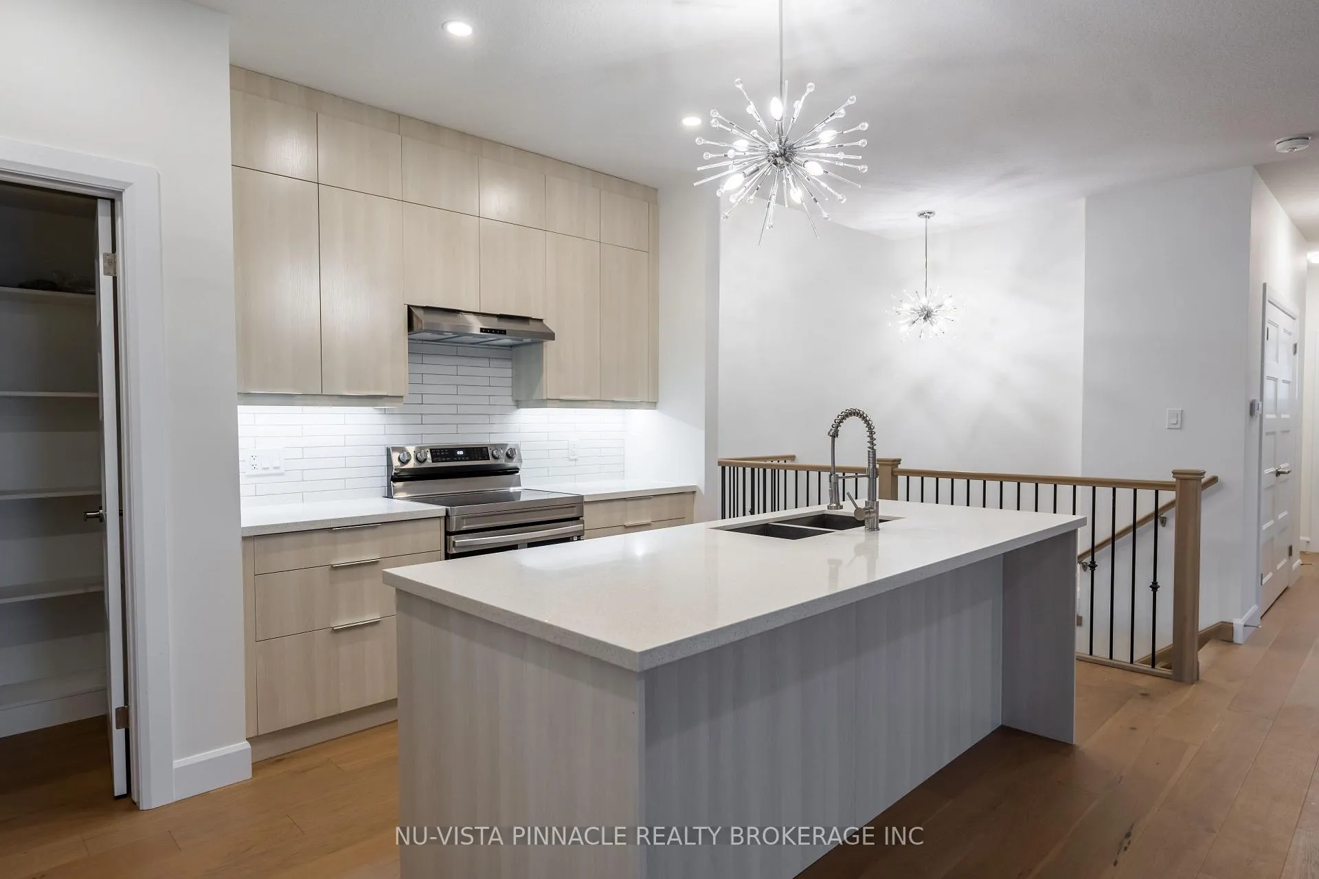 Photo 14 of 280 Stathis Boulevard, Sarnia — HOMEH