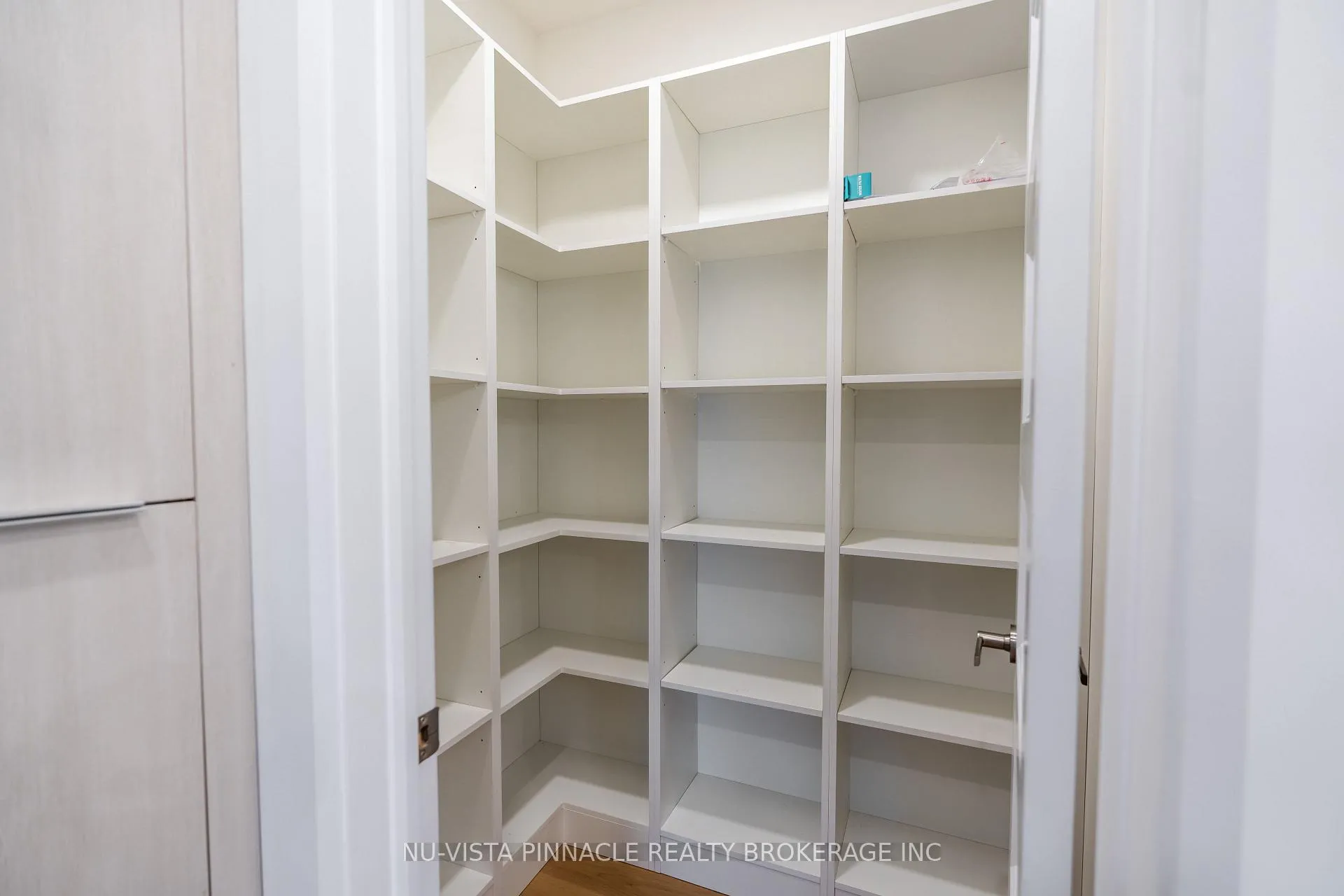 Photo 16 of 280 Stathis Boulevard, Sarnia — HOMEH