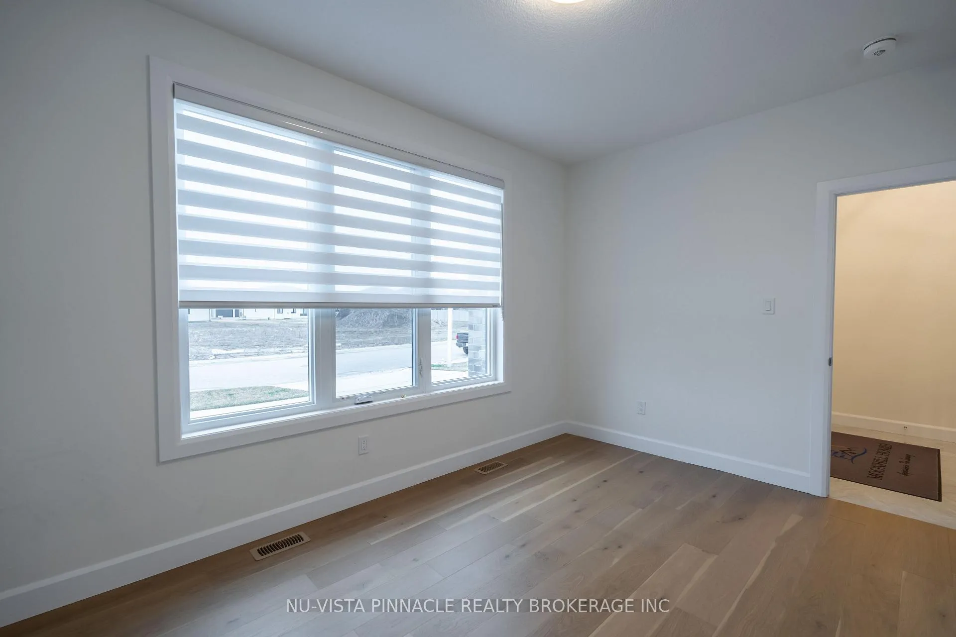 Photo 18 of 280 Stathis Boulevard, Sarnia — HOMEH