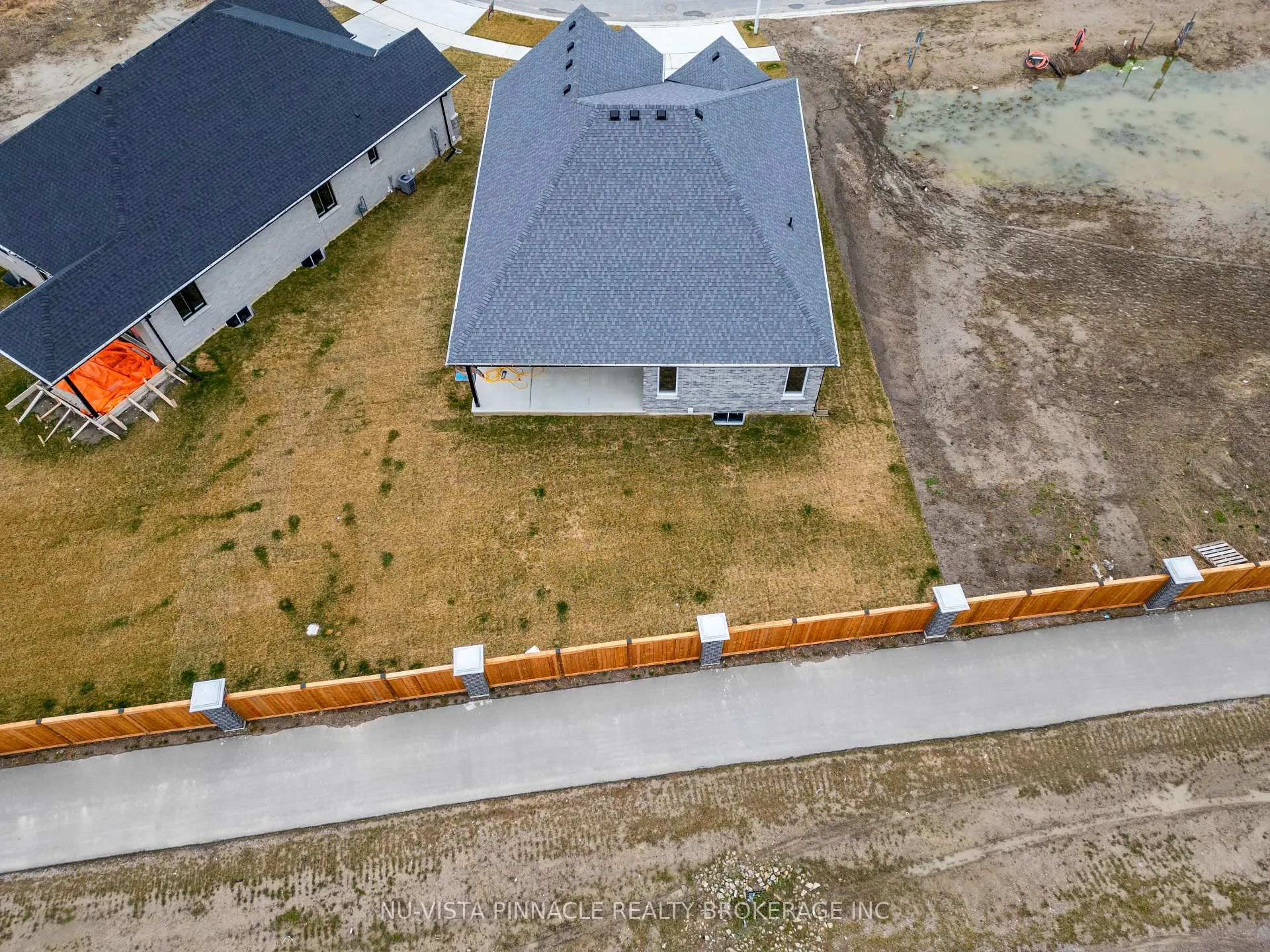 Photo 33 of 280 Stathis Boulevard, Sarnia — HOMEH