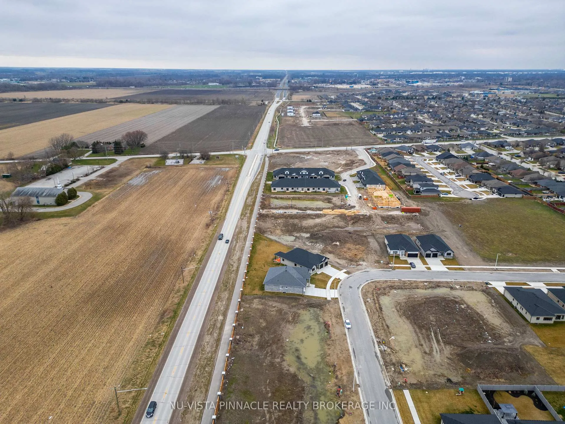 Photo 34 of 280 Stathis Boulevard, Sarnia — HOMEH