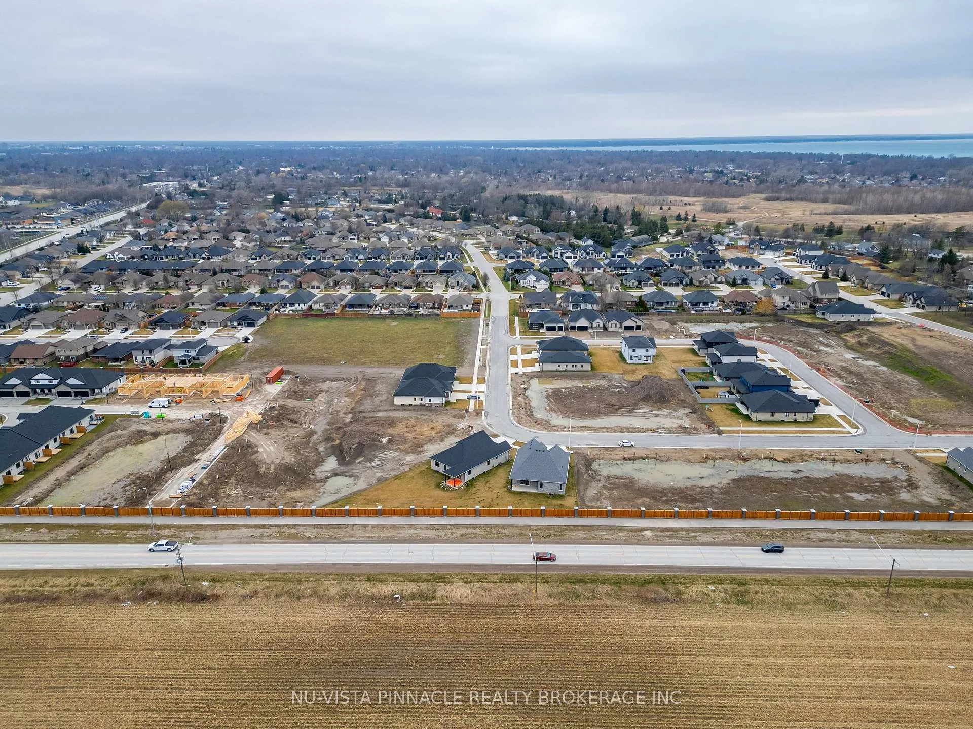 Photo 35 of 280 Stathis Boulevard, Sarnia — HOMEH