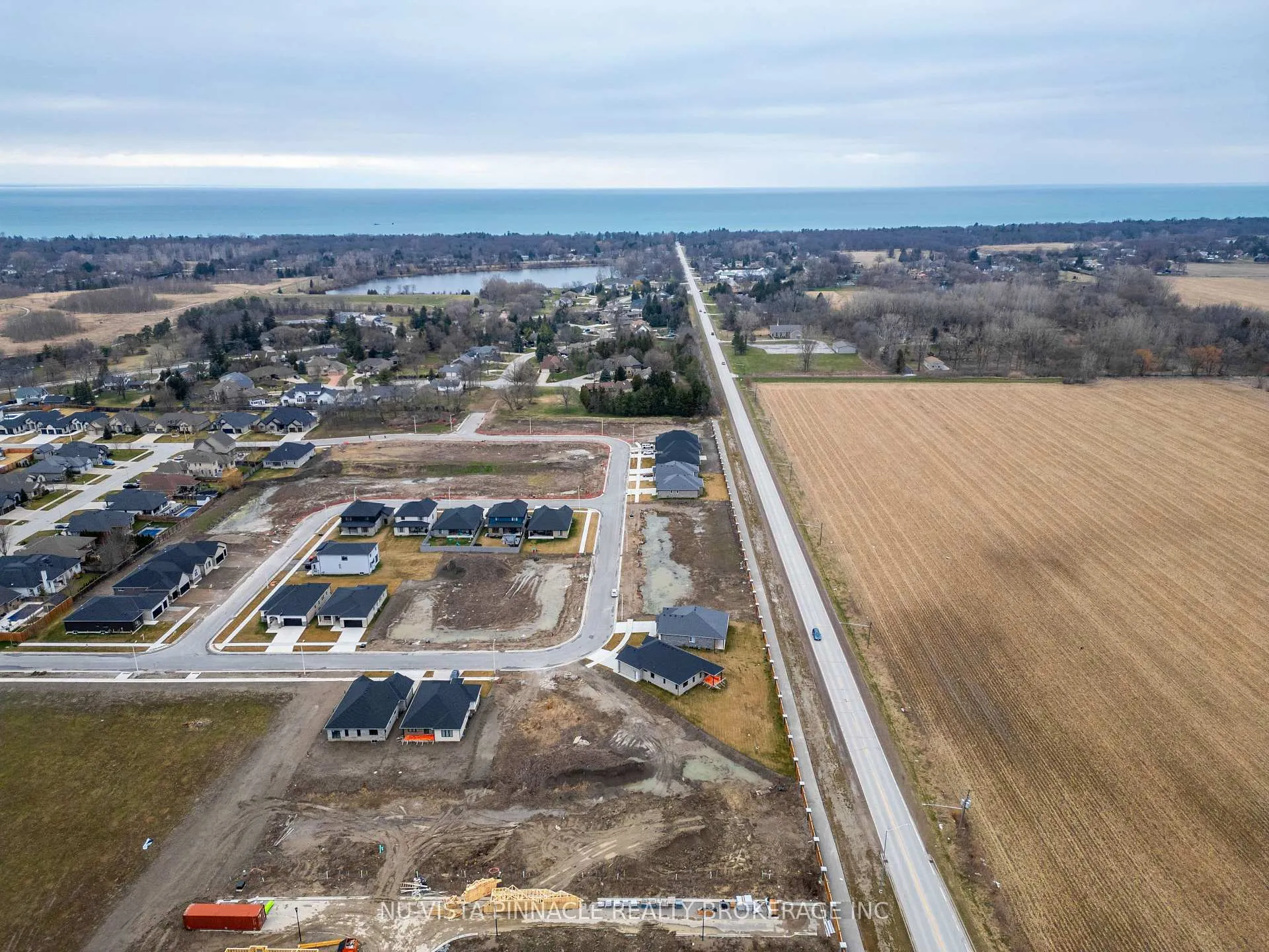 Photo 37 of 280 Stathis Boulevard, Sarnia — HOMEH