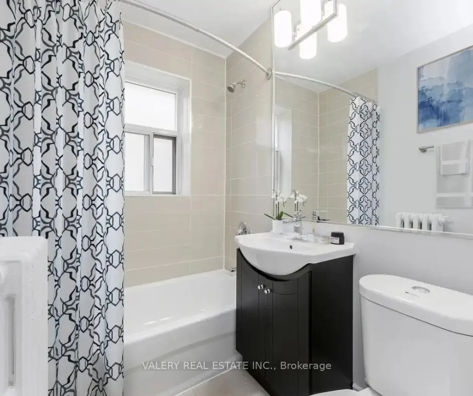 Photo 6 of Unit 33, 2402 Queen Street E, Scarborough, Birchcliffe-Cliffside — HOMEH