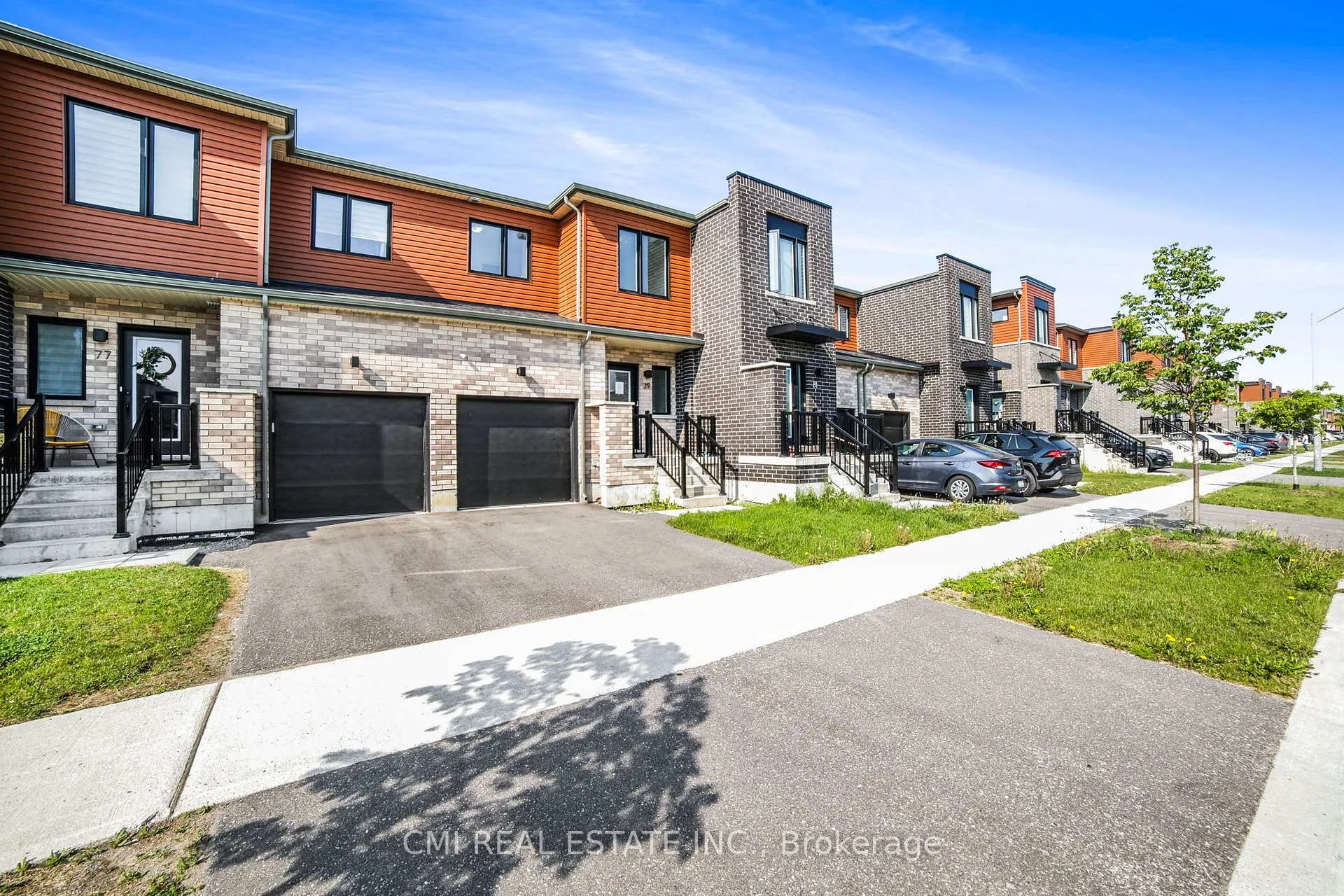 Photo 3 of 79 Gateland Drive, Barrie, Painswick South — HOMEH