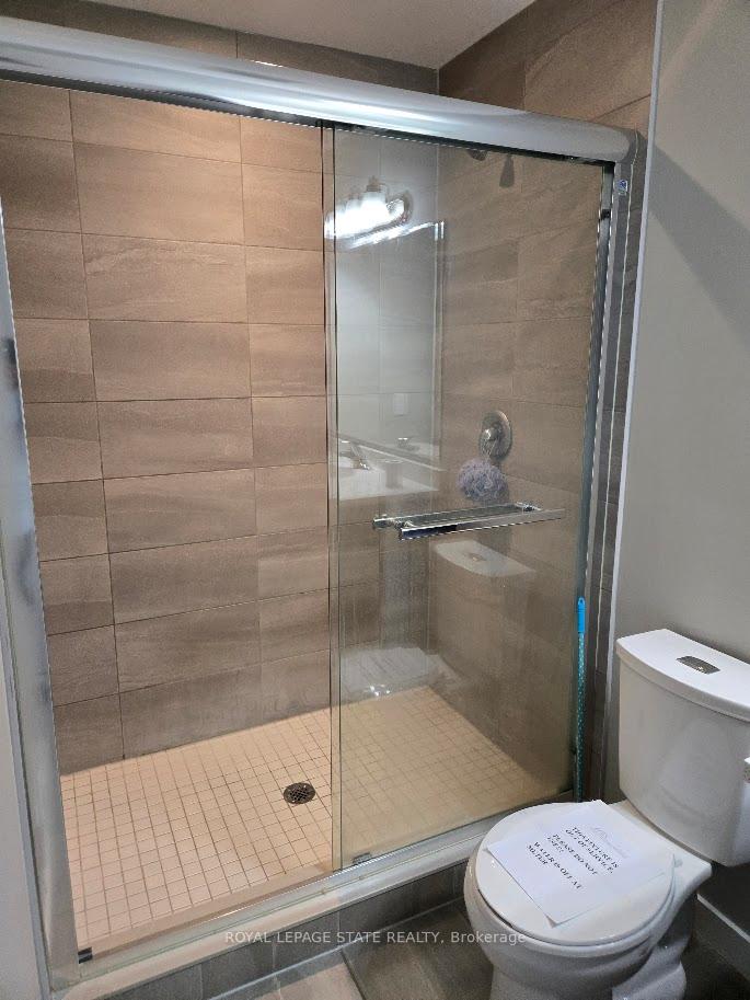 Photo 14 of 940 Robert Ferrie Drive, Kitchener — HOMEH