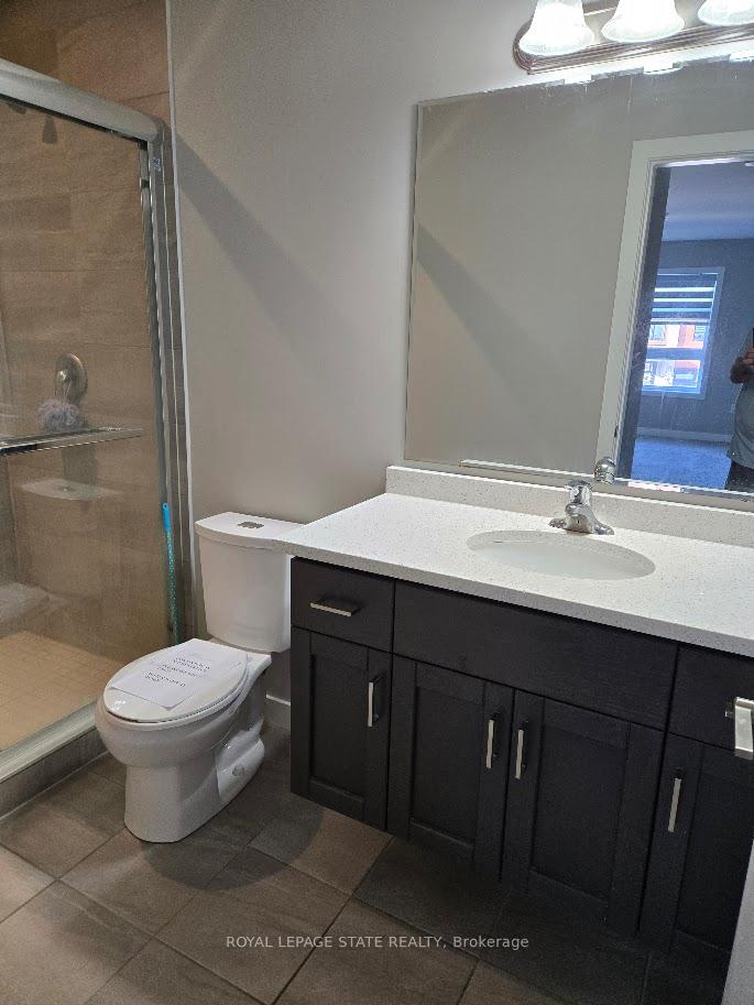 Photo 15 of 940 Robert Ferrie Drive, Kitchener — HOMEH