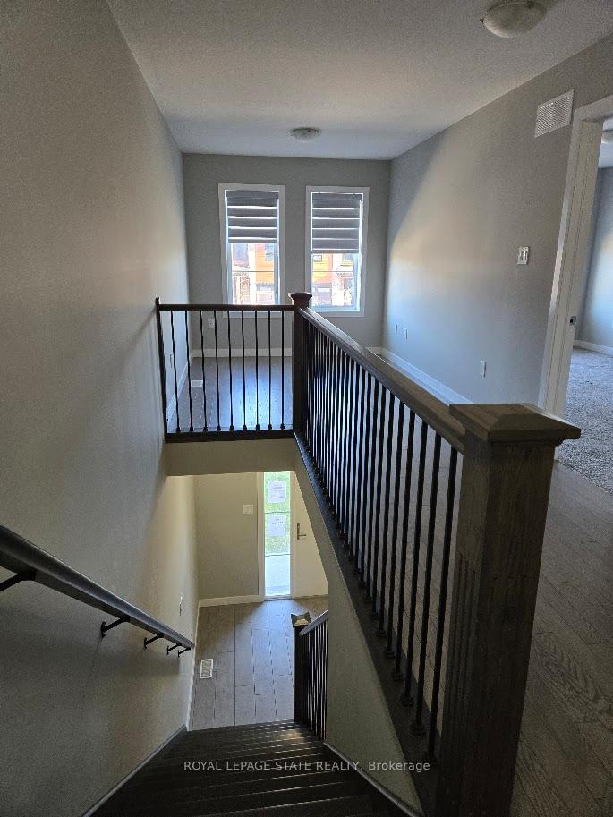 Photo 18 of 940 Robert Ferrie Drive, Kitchener — HOMEH