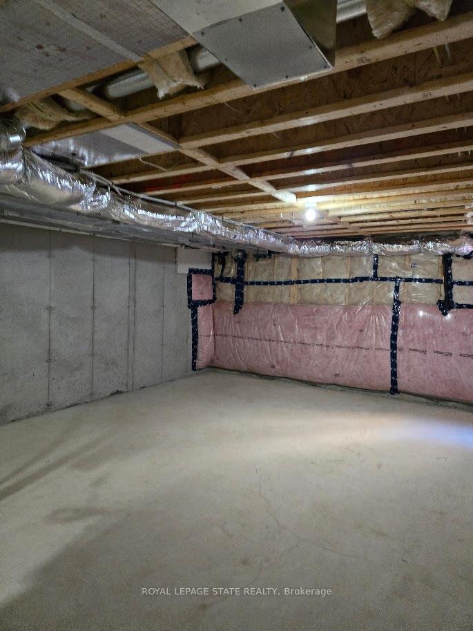 Photo 20 of 940 Robert Ferrie Drive, Kitchener — HOMEH