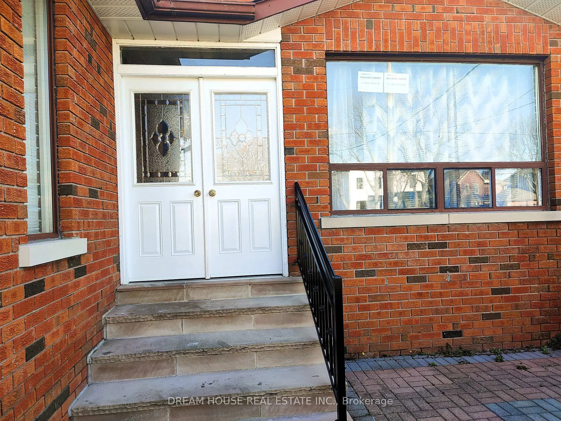 Photo 2 of Unit Main, 176 Conlins Road, Scarborough, Highland Creek — HOMEH