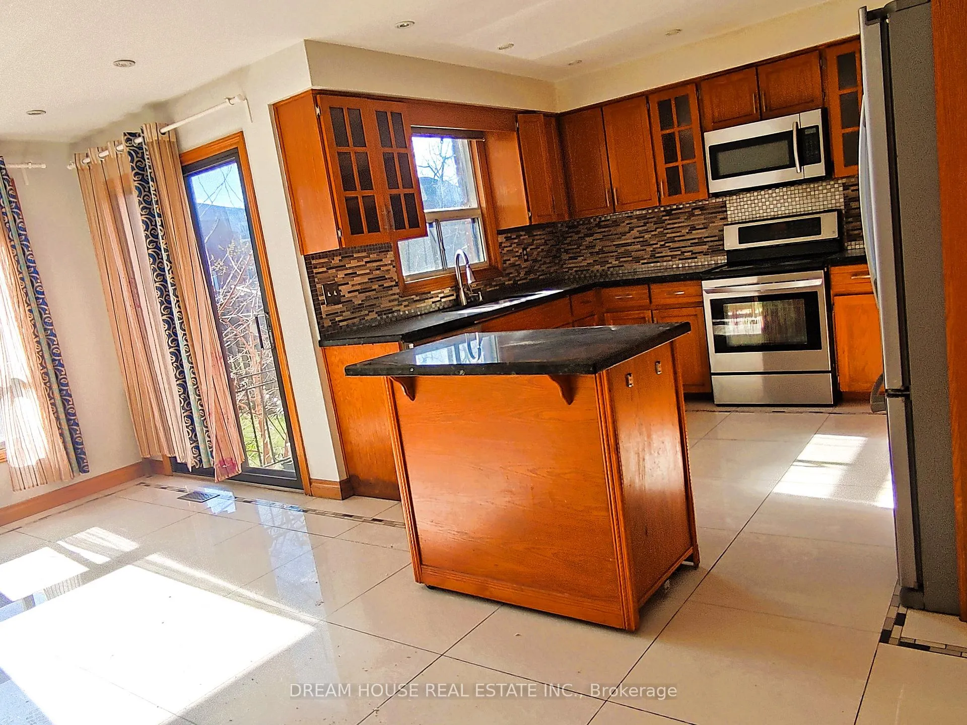 Photo 7 of Unit Main, 176 Conlins Road, Scarborough, Highland Creek — HOMEH