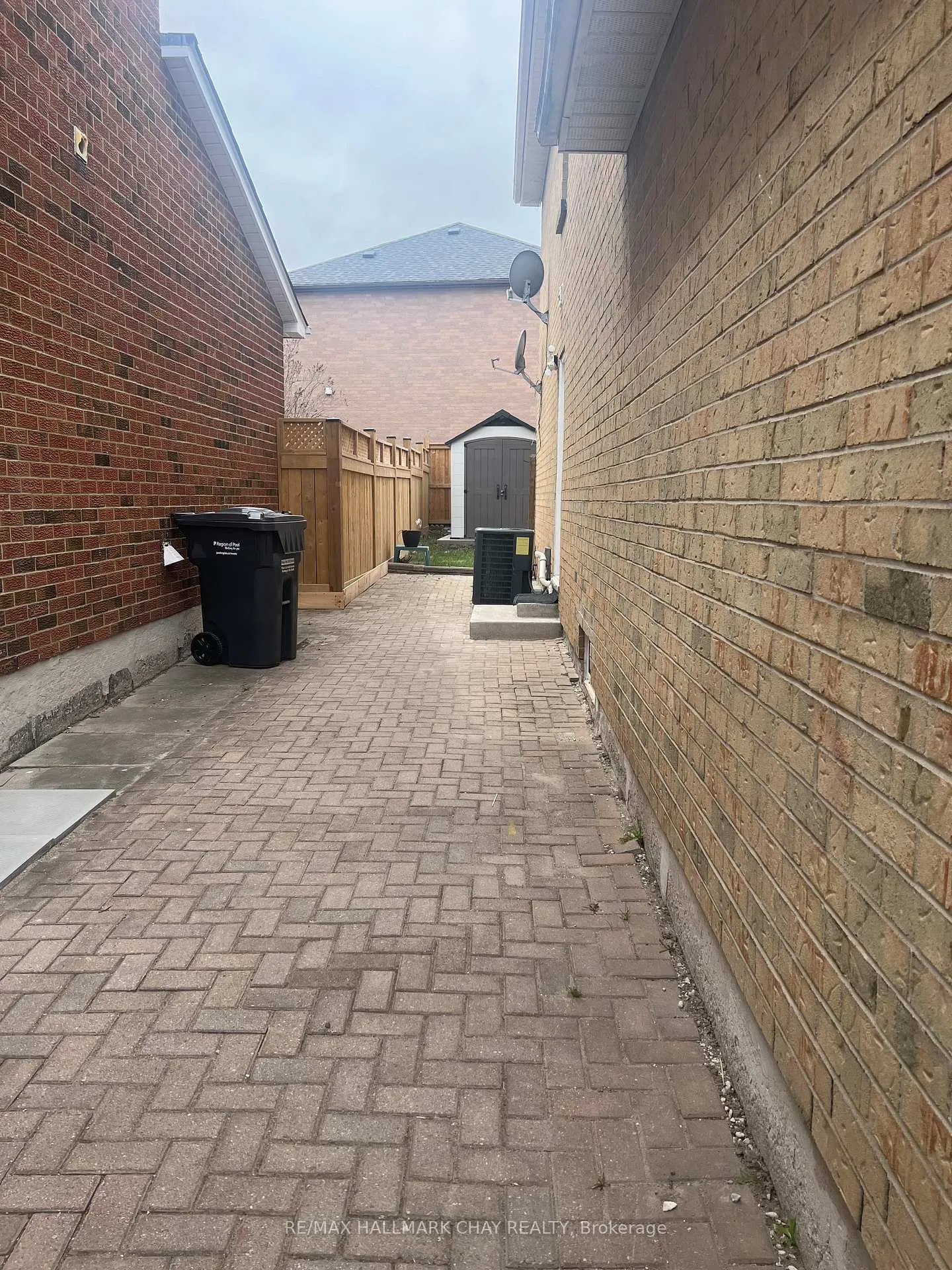 Photo 2 of Unit Basement, 54 Nimrod Crescent, Brampton, Westgate — HOMEH