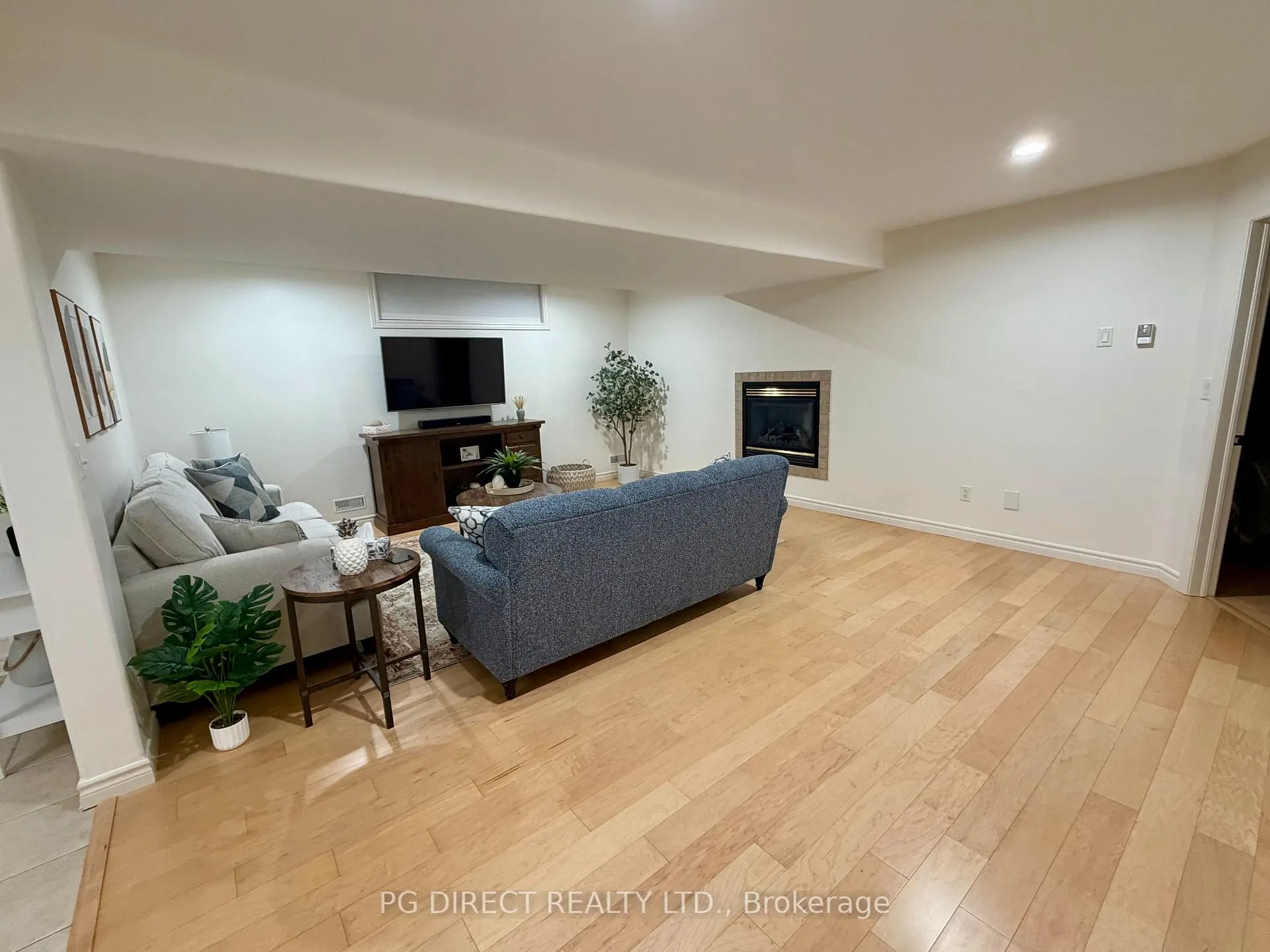 Photo 17 of Unit 1, 32 Robson Road, Leamington — HOMEH