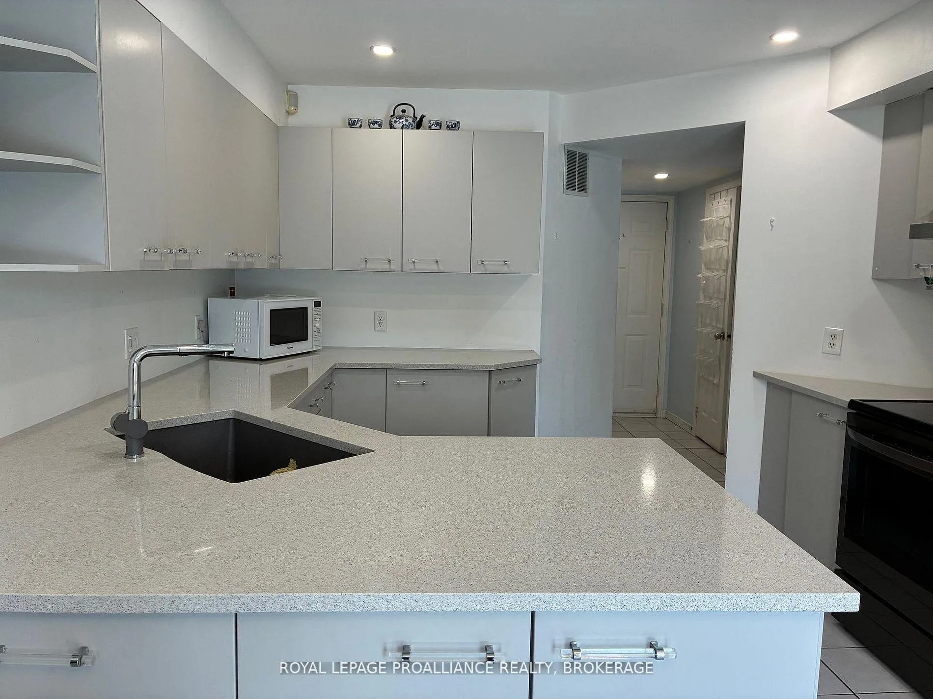 Photo 10 of 1059 Springfield Drive, Kingston, City Southwest — HOMEH