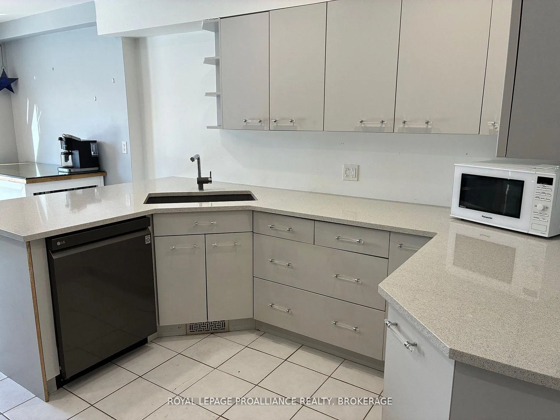 Photo 12 of 1059 Springfield Drive, Kingston, City Southwest — HOMEH
