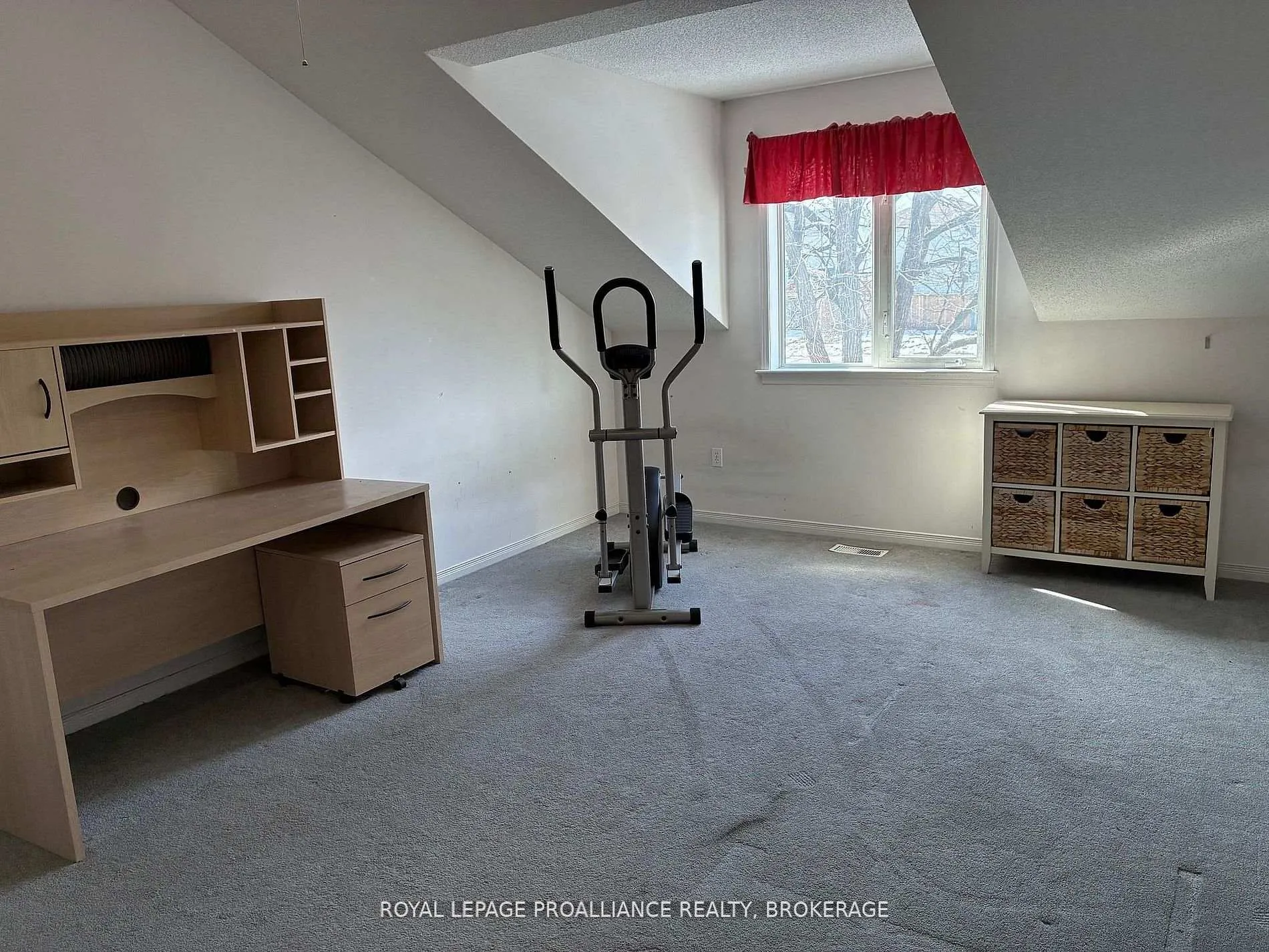 Photo 20 of 1059 Springfield Drive, Kingston, City Southwest — HOMEH