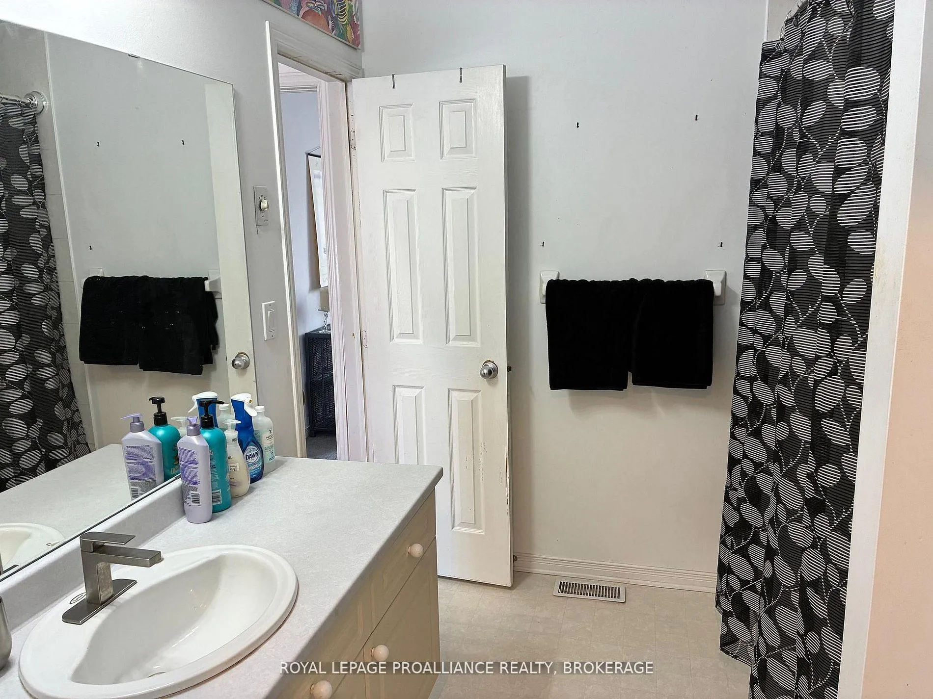 Photo 23 of 1059 Springfield Drive, Kingston, City Southwest — HOMEH