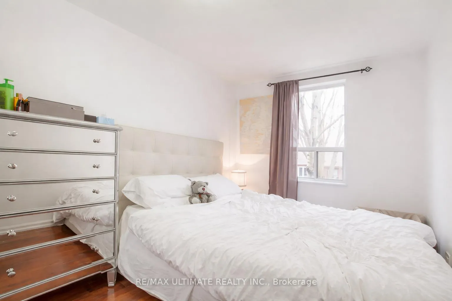Photo 4 of Unit Upper, 9 Keywest Avenue, Toronto, Oakwood Village — HOMEH