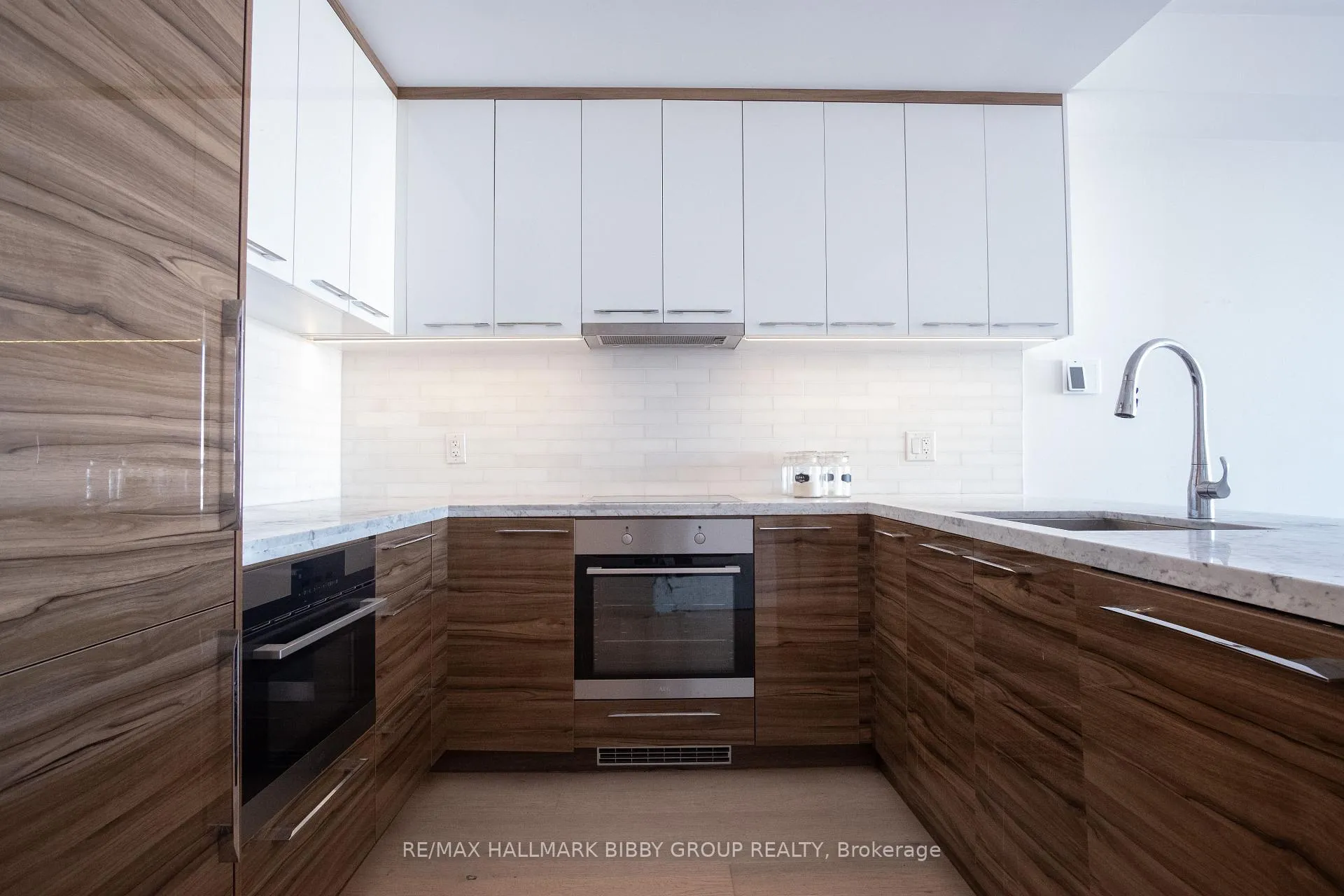 Photo 6 of Unit 2106, 488 University Avenue, Toronto, Kensington-Chinatown — HOMEH