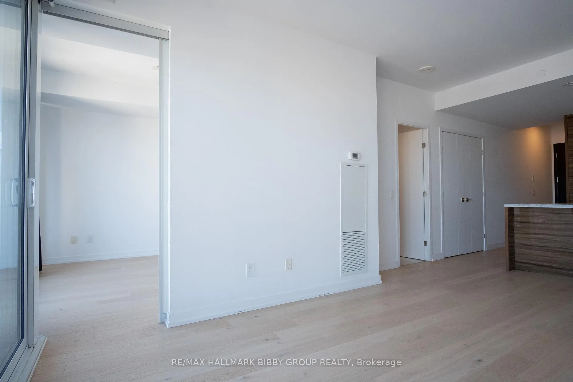 Photo 10 of Unit 2106, 488 University Avenue, Toronto, Kensington-Chinatown — HOMEH
