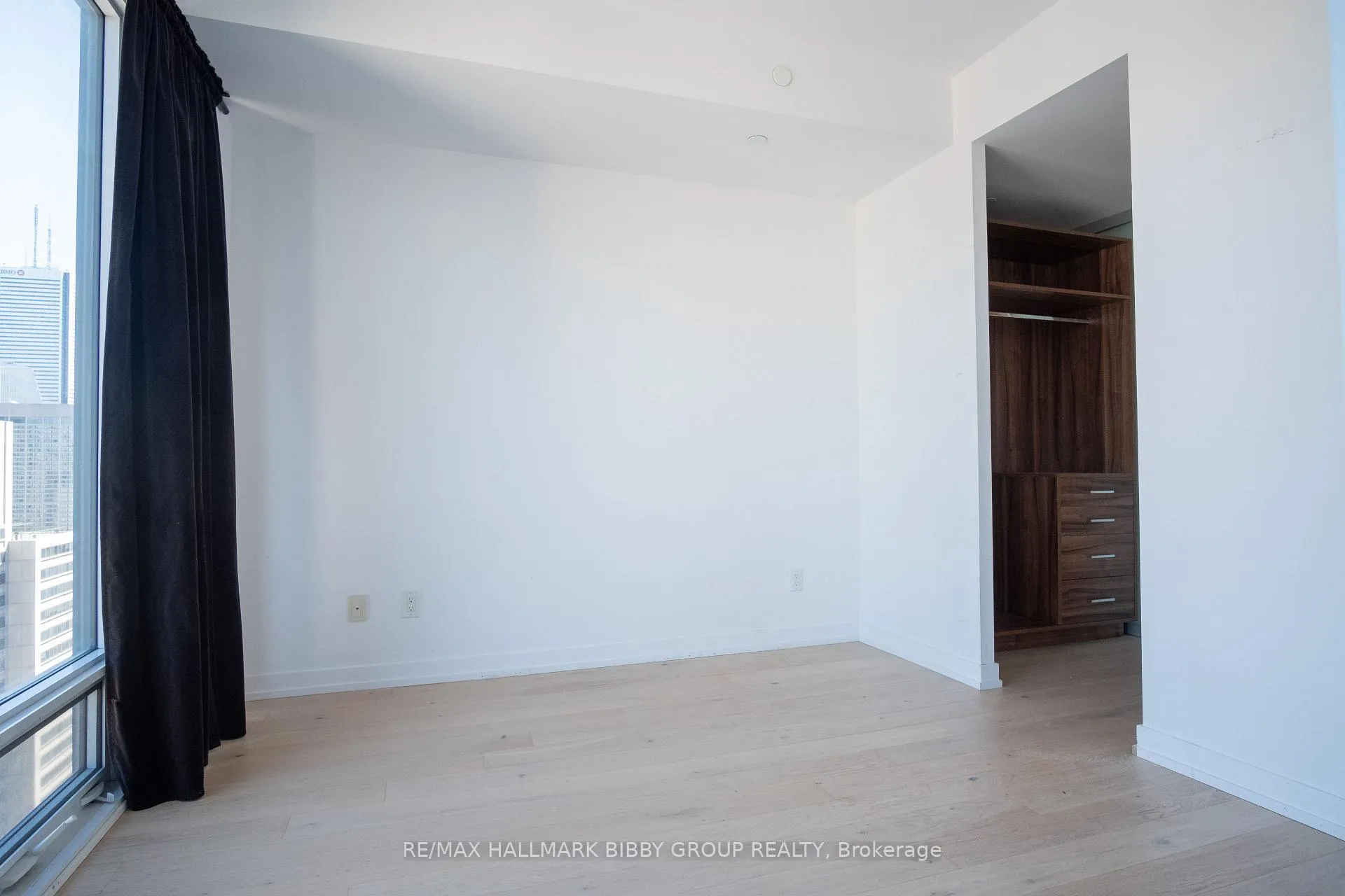 Photo 11 of Unit 2106, 488 University Avenue, Toronto, Kensington-Chinatown — HOMEH