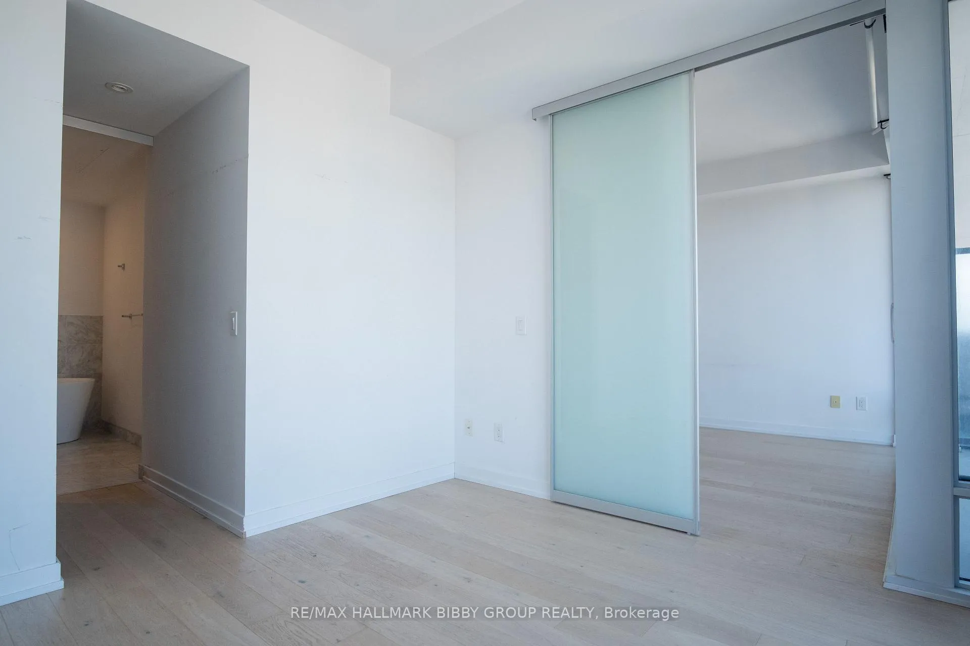 Photo 12 of Unit 2106, 488 University Avenue, Toronto, Kensington-Chinatown — HOMEH
