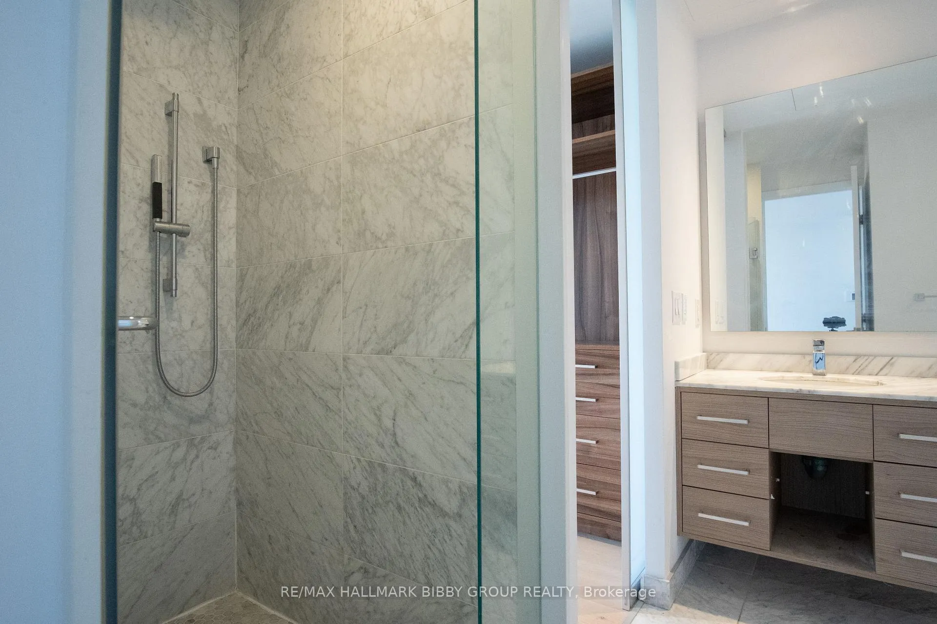 Photo 17 of Unit 2106, 488 University Avenue, Toronto, Kensington-Chinatown — HOMEH