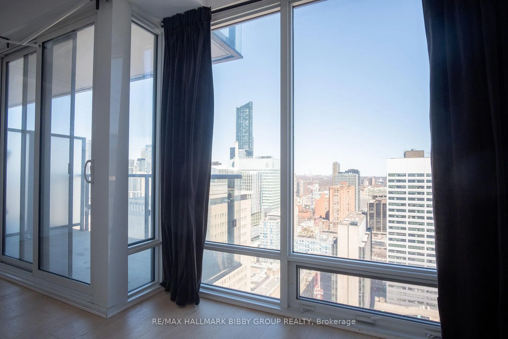 Photo 20 of Unit 2106, 488 University Avenue, Toronto, Kensington-Chinatown — HOMEH