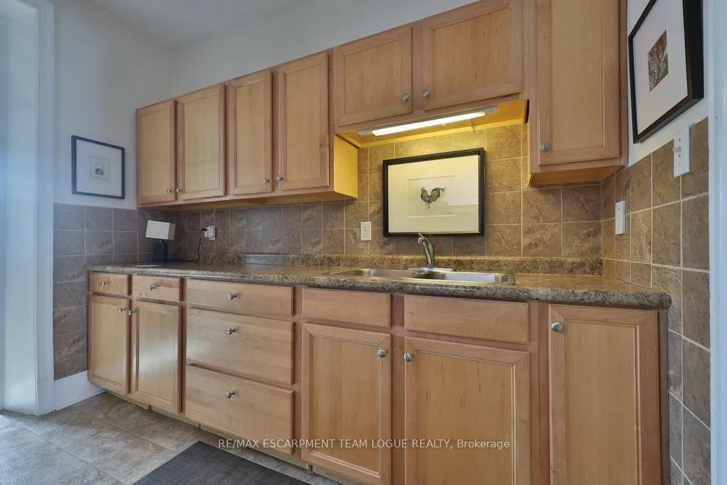 Photo 7 of Unit B-UPPER, 12 Suffolk Street, Guelph, Downtown — HOMEH
