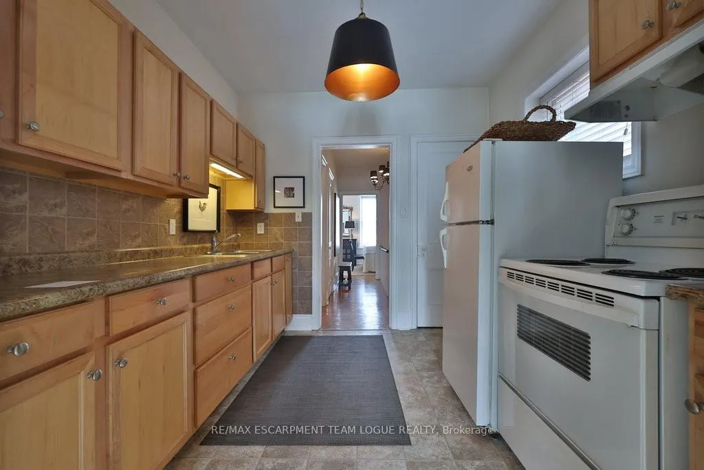 Photo 10 of Unit B-UPPER, 12 Suffolk Street, Guelph, Downtown — HOMEH