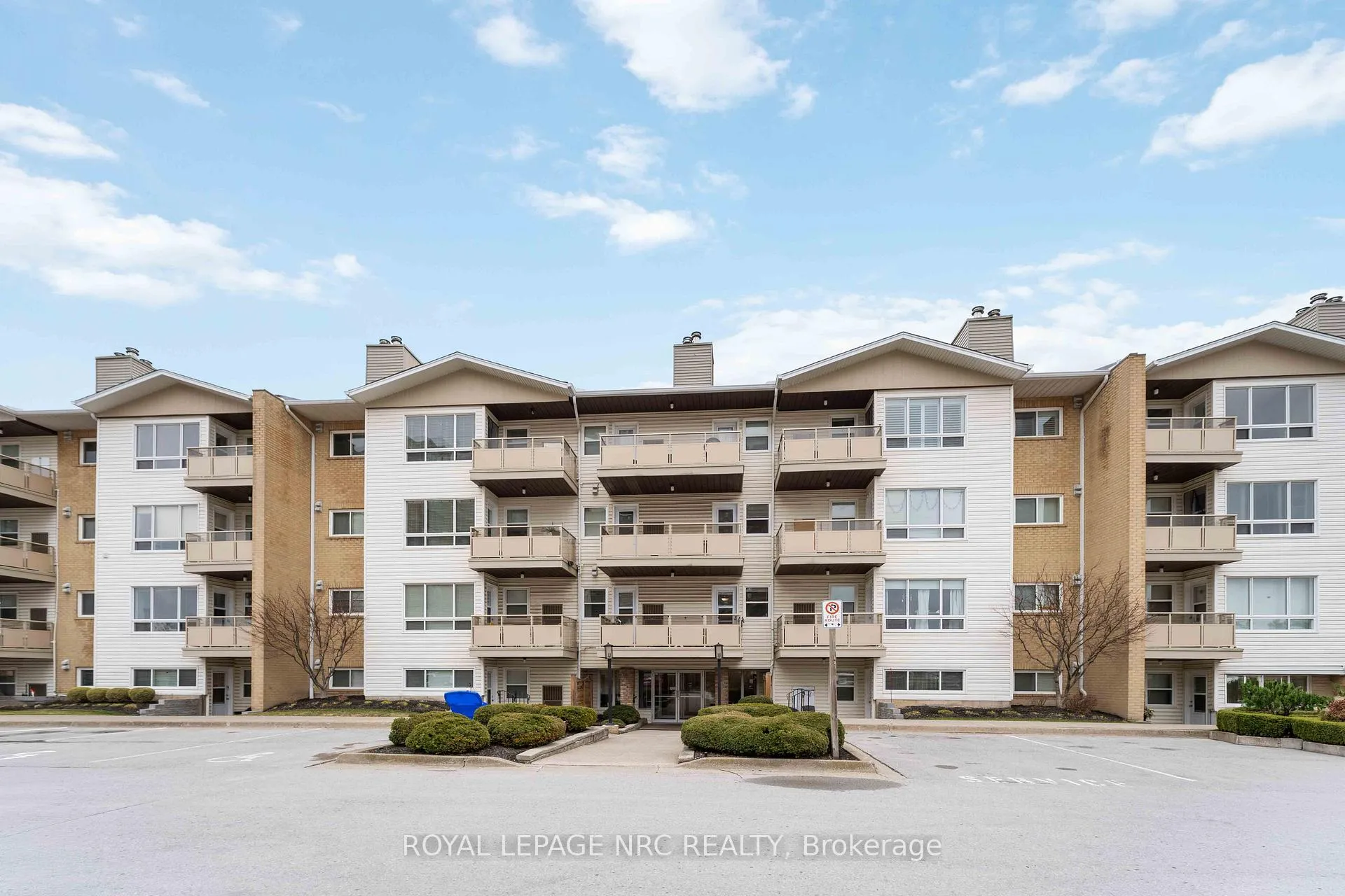 Photo 6 of Unit 219, 78 Roehampton Avenue, St. Catharines, Carlton/Bunting — HOMEH