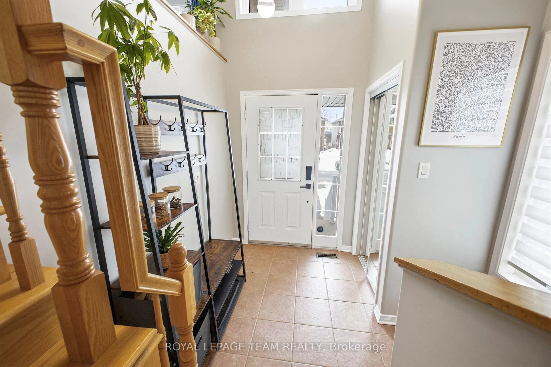 Photo 3 of 85 Splinter Crescent, Ottawa, Fairfield Heights — HOMEH