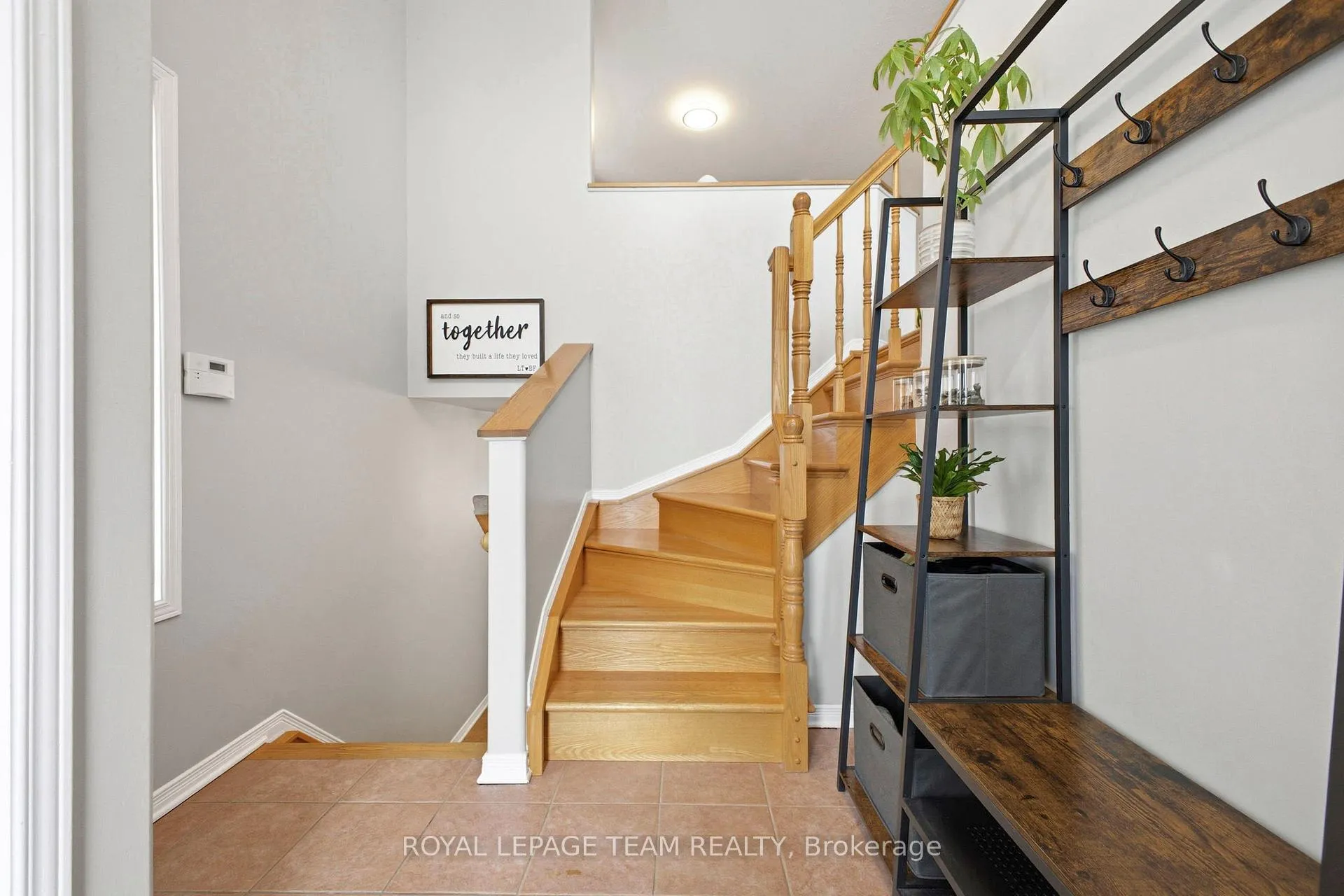 Photo 4 of 85 Splinter Crescent, Ottawa, Fairfield Heights — HOMEH
