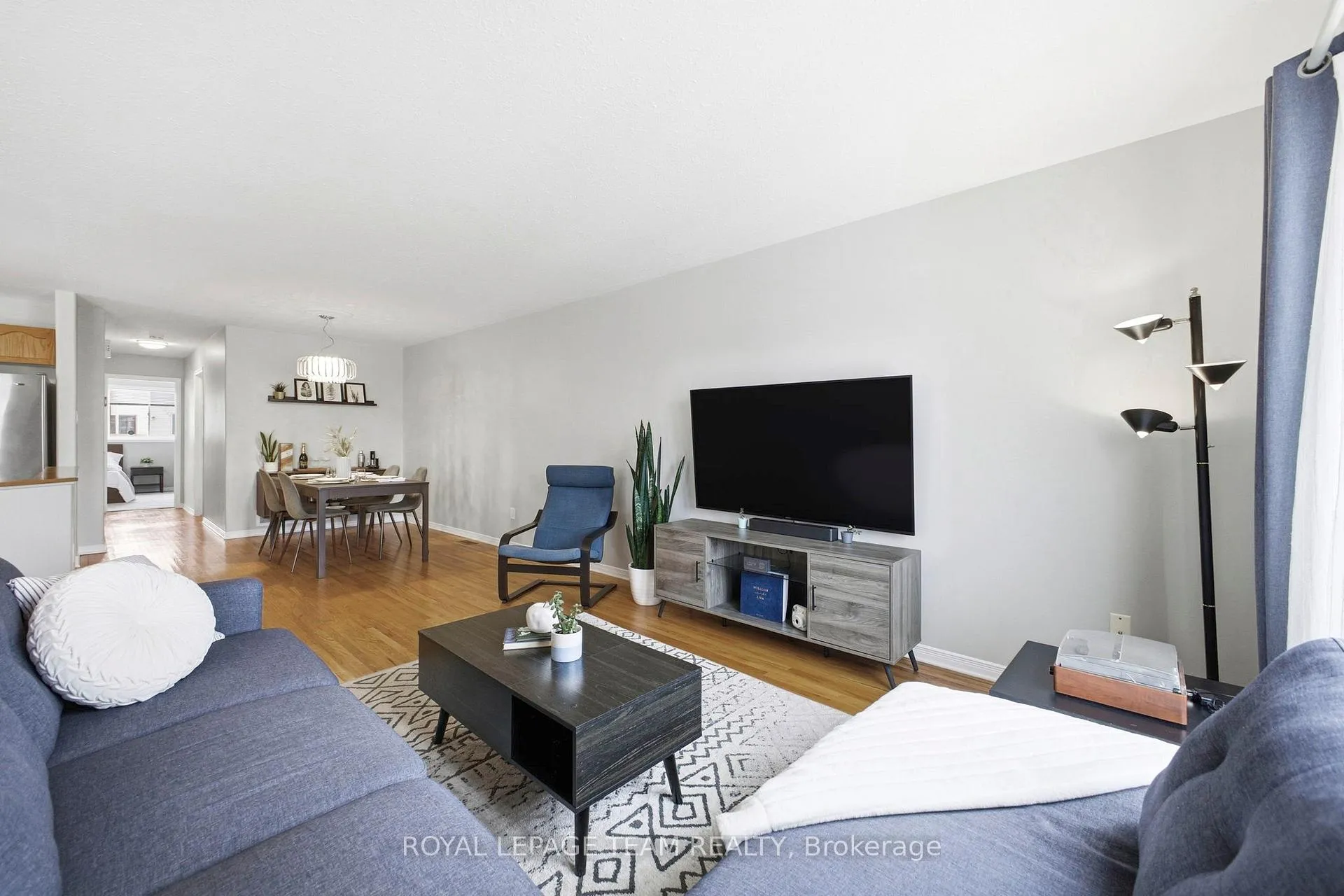 Photo 8 of 85 Splinter Crescent, Ottawa, Fairfield Heights — HOMEH