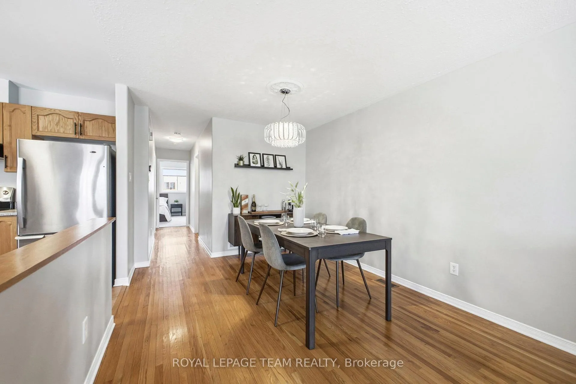 Photo 9 of 85 Splinter Crescent, Ottawa, Fairfield Heights — HOMEH