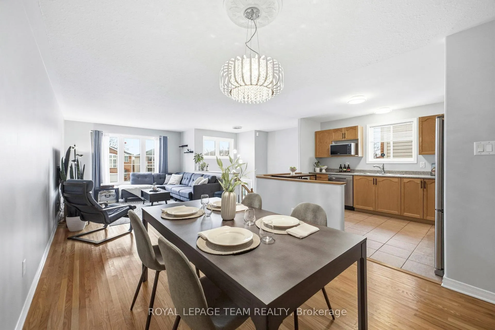 Photo 11 of 85 Splinter Crescent, Ottawa, Fairfield Heights — HOMEH